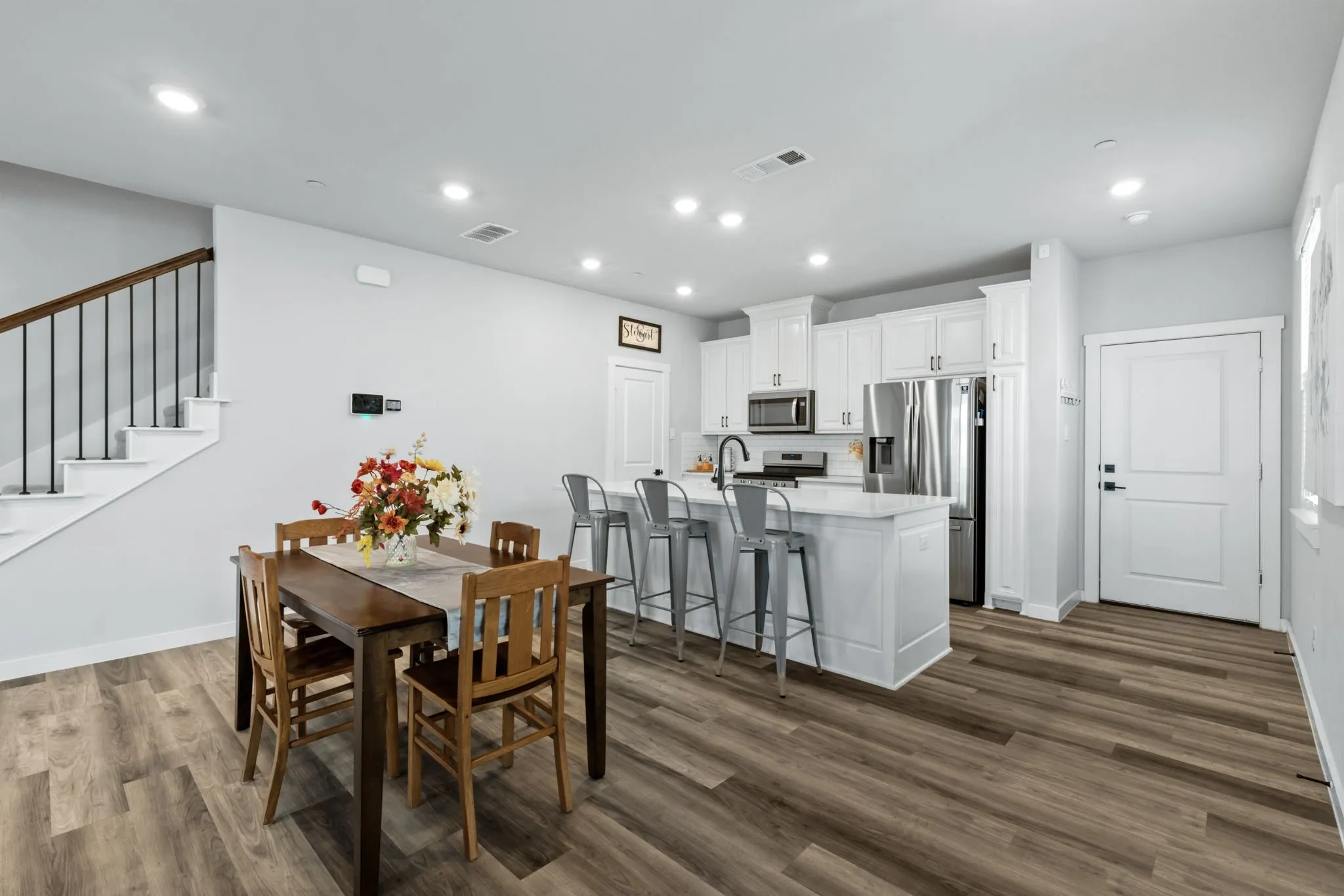 Single Family Residence For Sale in Collin County , 611 Emily Lane, Wylie, Texas 75098, 3 Bedroom, 3 Bathroom, 2 Garage spaces, 1,886 Sqft, built in 2021, mls#21388601, Real Estate Agent in Wylie, Homes For Sale in Collin county, Homes For Sale in Wylie, Realtor in Wylie Texas, Real Estate Brokerage Independent Realty Texas, Luminita Cordes Realtor