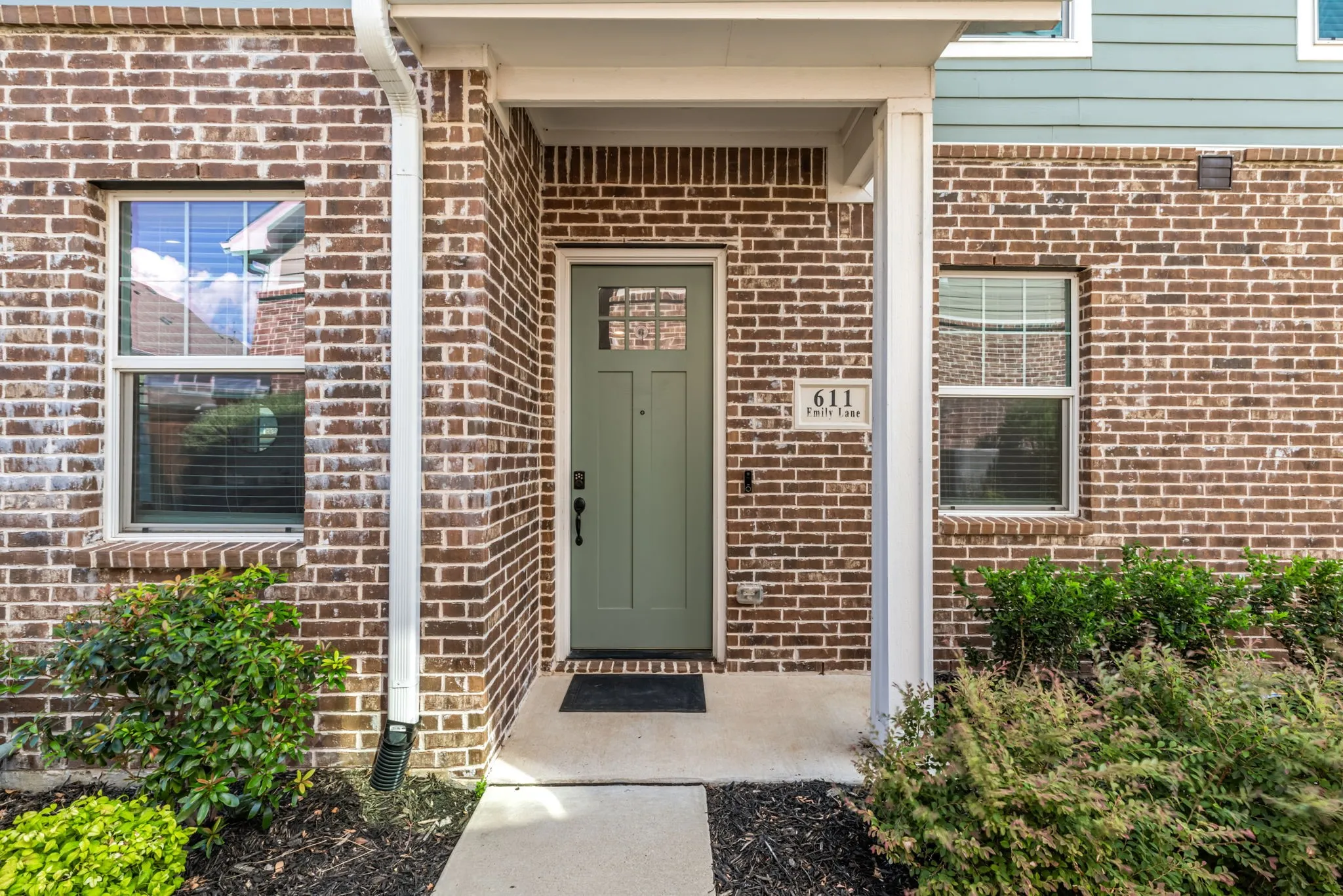 Single Family Residence For Sale in Collin County , 611 Emily Lane, Wylie, Texas 75098, 3 Bedroom, 3 Bathroom, 2 Garage spaces, 1,886 Sqft, built in 2021, mls#21388601, Real Estate Agent in Wylie, Homes For Sale in Collin county, Homes For Sale in Wylie, Realtor in Wylie Texas, Real Estate Brokerage Independent Realty Texas, Luminita Cordes Realtor