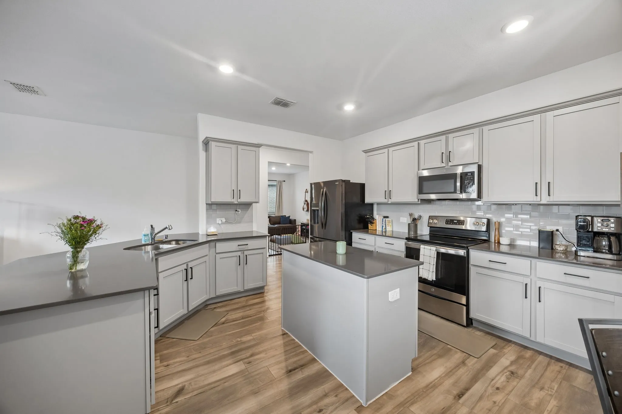 Single Family Residence For Rent in Collin County , 4820 Parrington Drive, Princeton, Texas 75407, 4 Bedroom, 2 Bathroom, 2 Garage spaces, 1,994 Sqft, built in 2021, mls#21388501, Real Estate Agent in Princeton, Homes For Rent in Collin county, Homes For Rent in Princeton, Realtor in Princeton Texas, Real Estate Brokerage Independent Realty Texas, Luminita Cordes Realtor