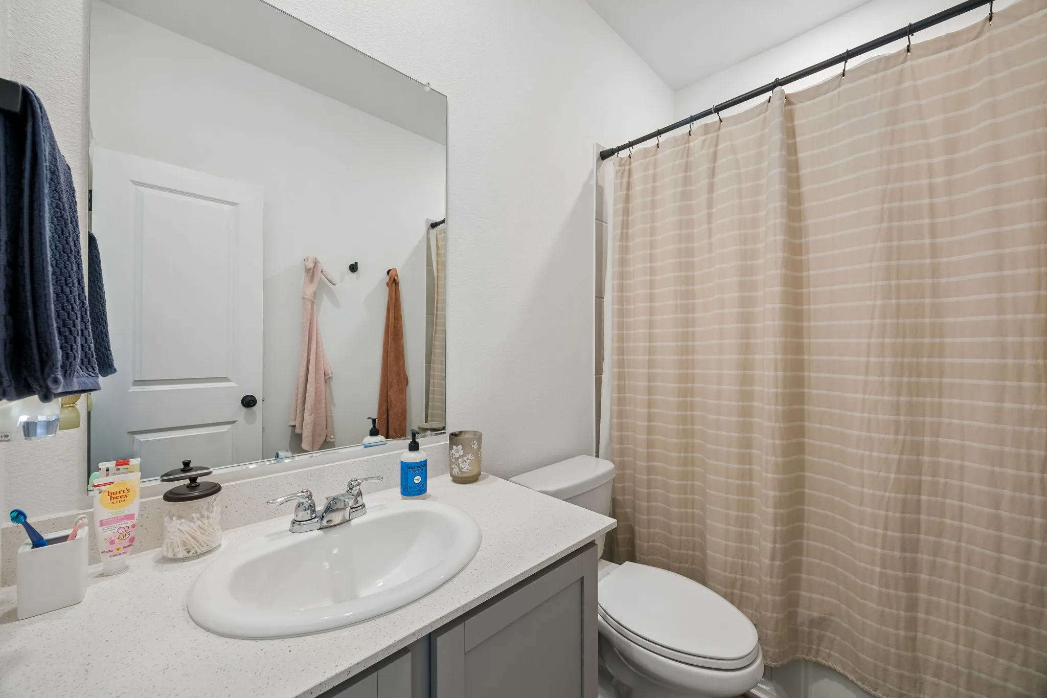 Single Family Residence For Rent in Collin County , 4820 Parrington Drive, Princeton, Texas 75407, 4 Bedroom, 2 Bathroom, 2 Garage spaces, 1,994 Sqft, built in 2021, mls#21388501, Real Estate Agent in Princeton, Homes For Rent in Collin county, Homes For Rent in Princeton, Realtor in Princeton Texas, Real Estate Brokerage Independent Realty Texas, Luminita Cordes Realtor