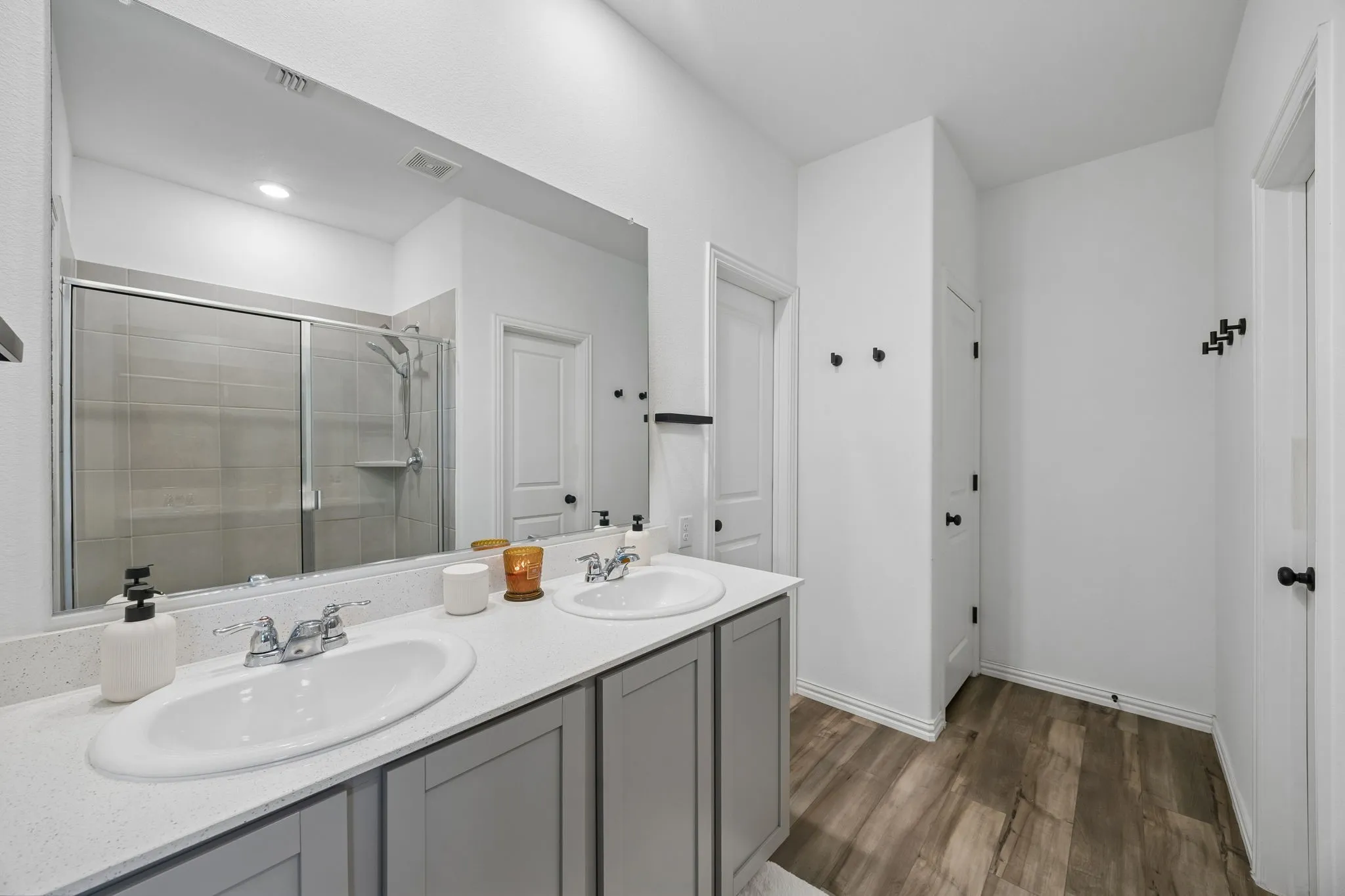 Single Family Residence For Rent in Collin County , 4820 Parrington Drive, Princeton, Texas 75407, 4 Bedroom, 2 Bathroom, 2 Garage spaces, 1,994 Sqft, built in 2021, mls#21388501, Real Estate Agent in Princeton, Homes For Rent in Collin county, Homes For Rent in Princeton, Realtor in Princeton Texas, Real Estate Brokerage Independent Realty Texas, Luminita Cordes Realtor