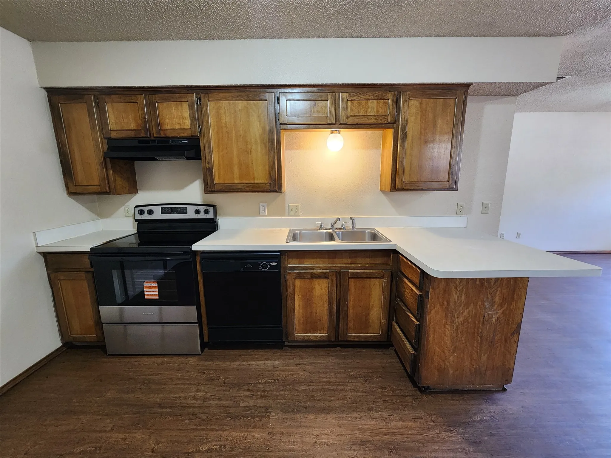 Duplex For Rent in Tarrant County , 3211 Eastridge Drive, Haltom City, Texas 76117, 2 Bedroom, 1 Bathroom, Garage spaces, 875 Sqft, built in 1987, mls#21388608, Real Estate Agent in Haltom City, Homes For Rent in Tarrant county, Homes For Rent in Haltom City, Realtor in Haltom City Texas, Real Estate Brokerage Independent Realty Texas, Luminita Cordes Realtor