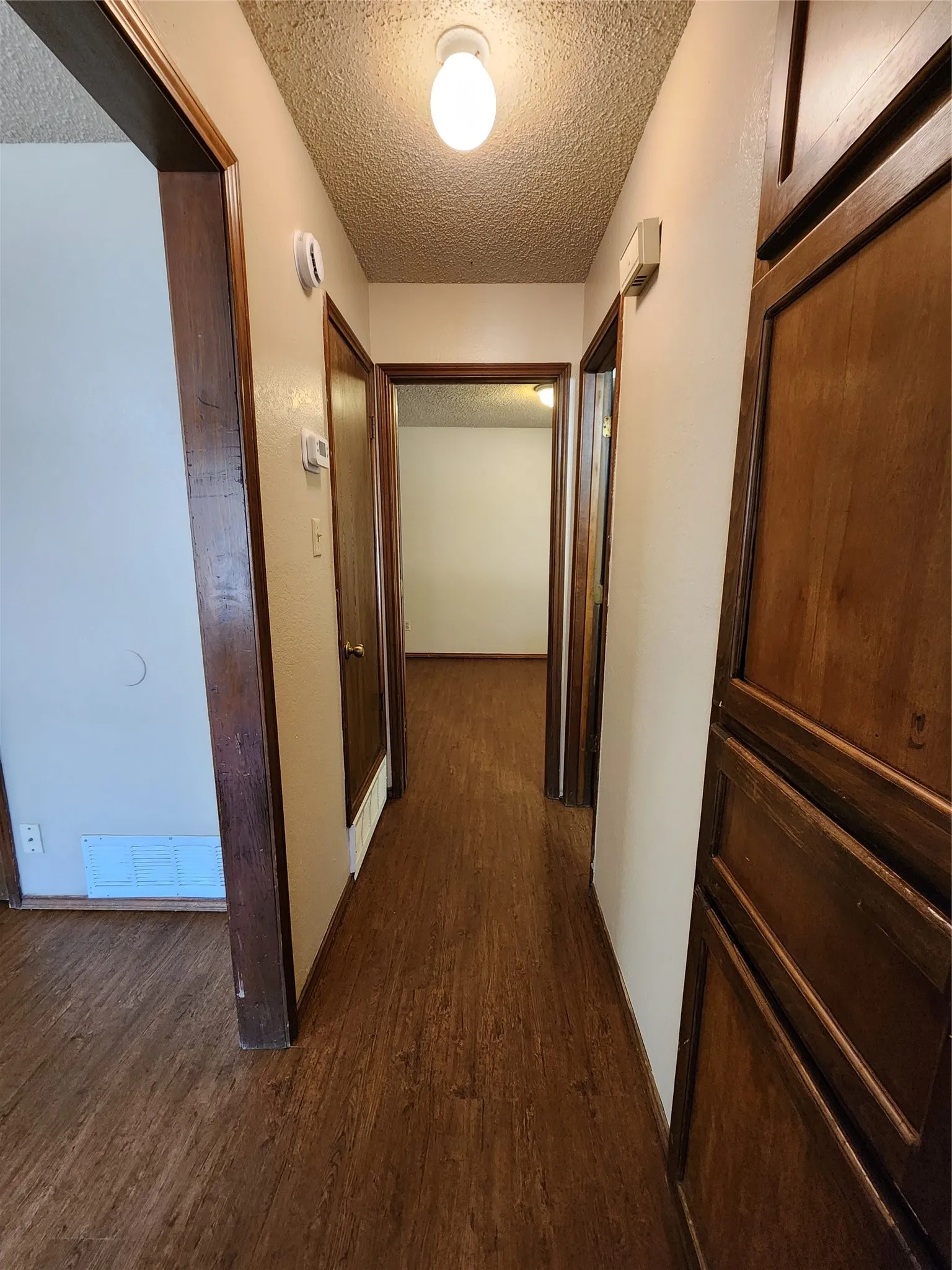 Duplex For Rent in Tarrant County , 3211 Eastridge Drive, Haltom City, Texas 76117, 2 Bedroom, 1 Bathroom, Garage spaces, 875 Sqft, built in 1987, mls#21388608, Real Estate Agent in Haltom City, Homes For Rent in Tarrant county, Homes For Rent in Haltom City, Realtor in Haltom City Texas, Real Estate Brokerage Independent Realty Texas, Luminita Cordes Realtor