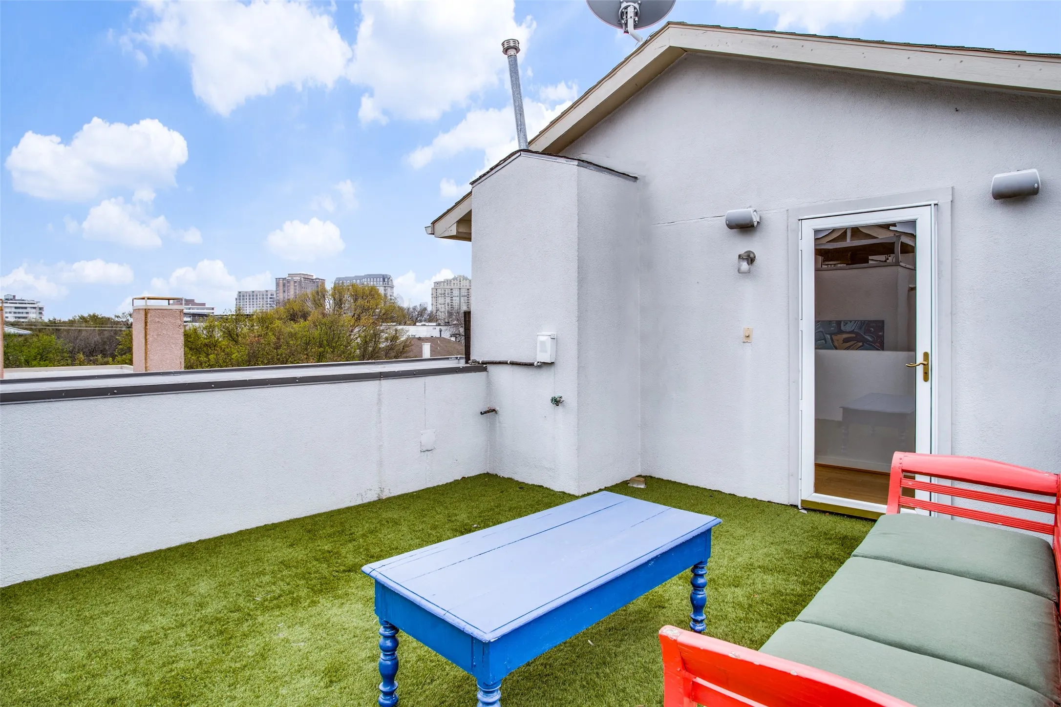 Condominium For Rent in Dallas County , 4010 Gilbert Avenue A, Dallas, Texas 75219, 2 Bedroom, 3 Bathroom, 2 Garage spaces, 1,734 Sqft, built in 2005, mls#21388583, Real Estate Agent in Dallas, Homes For Rent in Dallas county, Homes For Rent in Dallas, Realtor in Dallas Texas, Real Estate Brokerage Independent Realty Texas, Luminita Cordes Realtor
