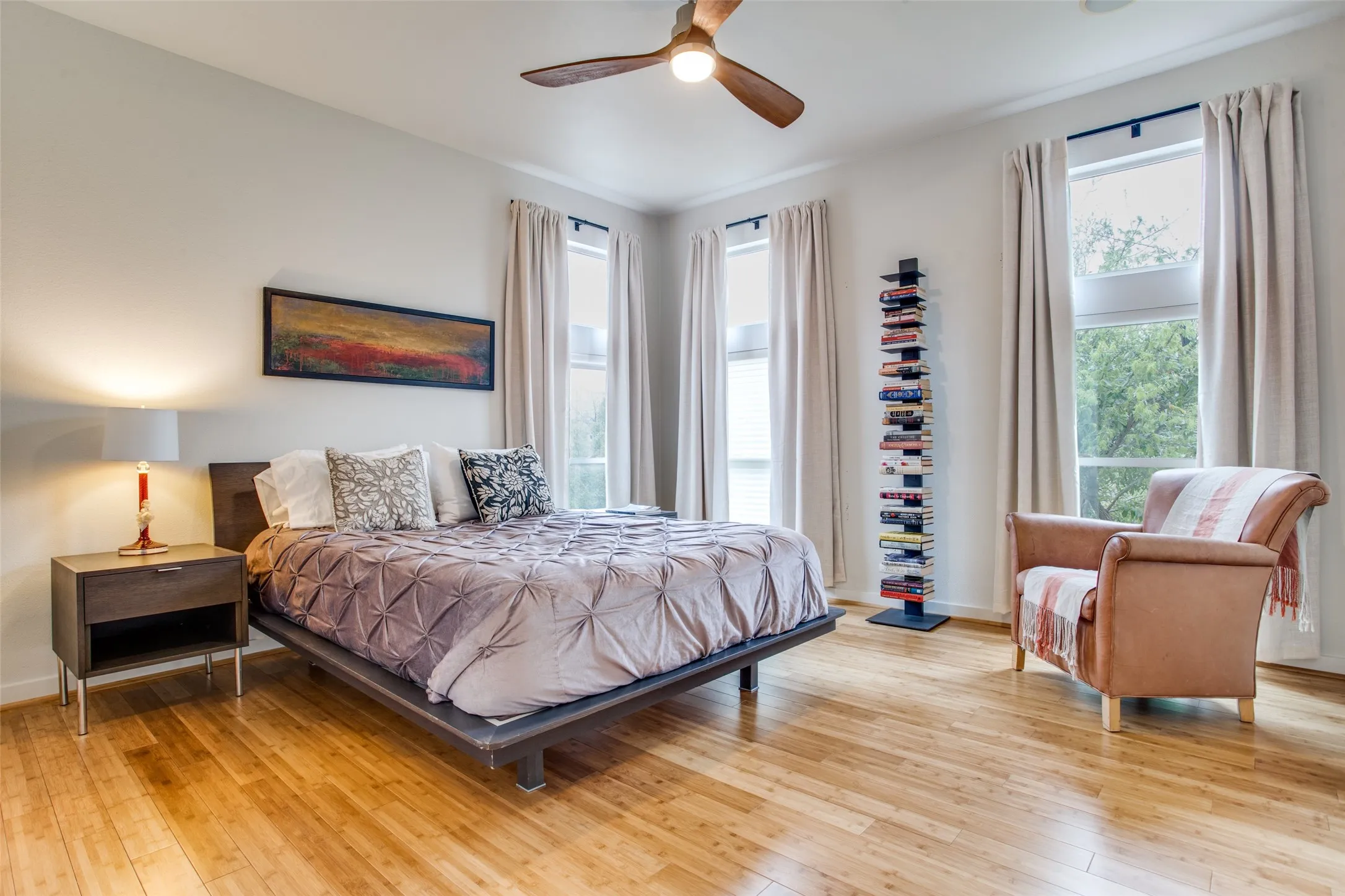 Condominium For Rent in Dallas County , 4010 Gilbert Avenue A, Dallas, Texas 75219, 2 Bedroom, 3 Bathroom, 2 Garage spaces, 1,734 Sqft, built in 2005, mls#21388583, Real Estate Agent in Dallas, Homes For Rent in Dallas county, Homes For Rent in Dallas, Realtor in Dallas Texas, Real Estate Brokerage Independent Realty Texas, Luminita Cordes Realtor