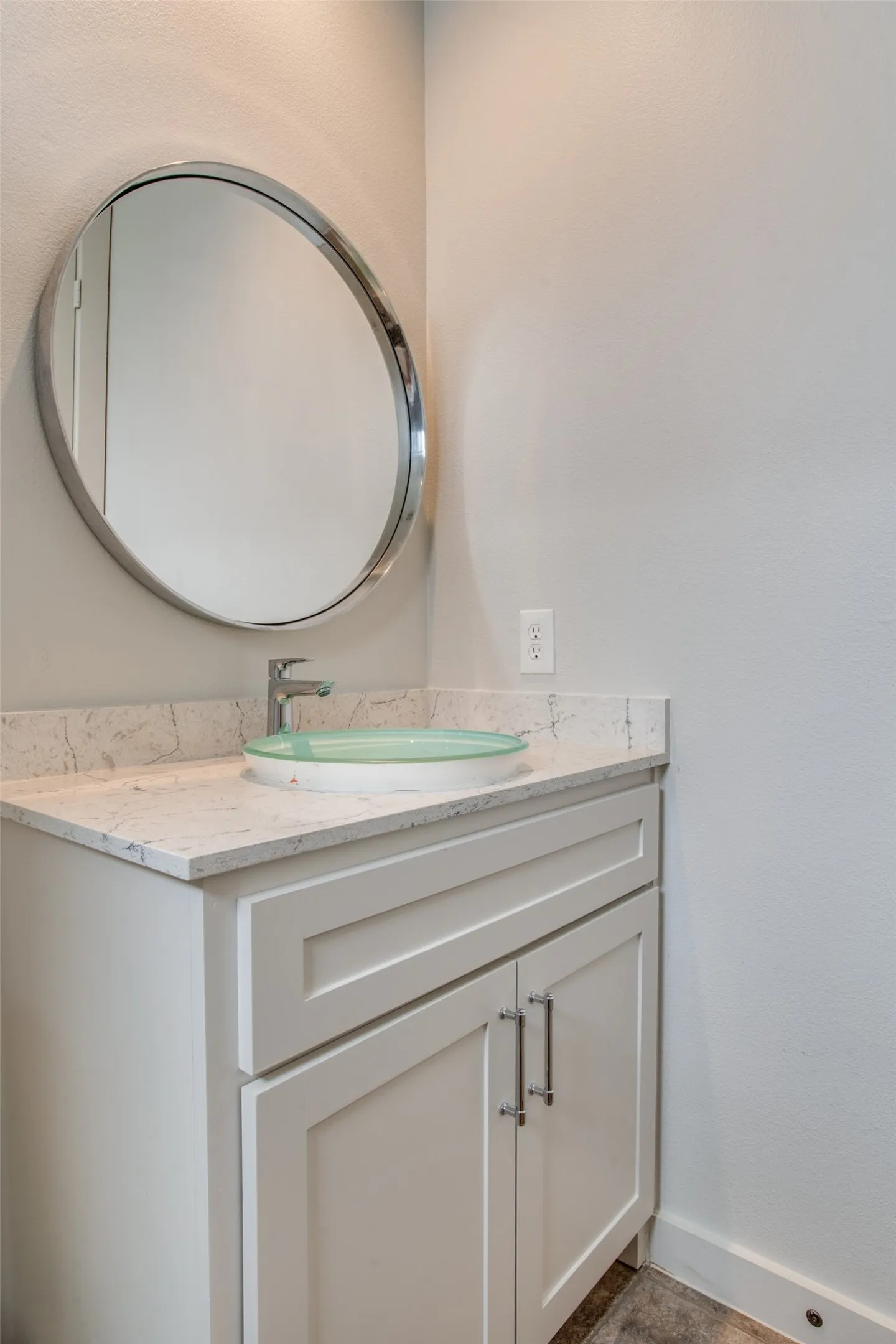 Condominium For Rent in Dallas County , 4010 Gilbert Avenue A, Dallas, Texas 75219, 2 Bedroom, 3 Bathroom, 2 Garage spaces, 1,734 Sqft, built in 2005, mls#21388583, Real Estate Agent in Dallas, Homes For Rent in Dallas county, Homes For Rent in Dallas, Realtor in Dallas Texas, Real Estate Brokerage Independent Realty Texas, Luminita Cordes Realtor