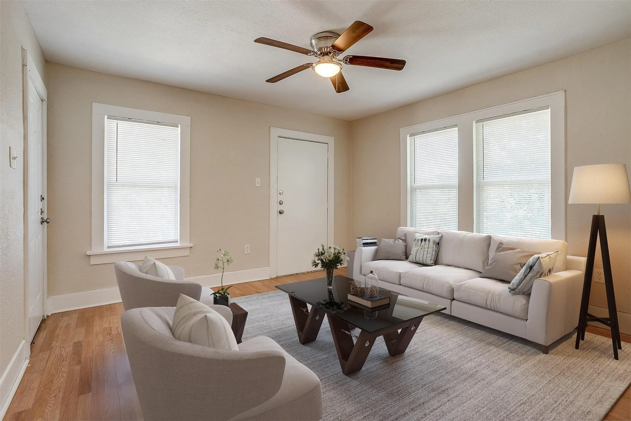 Quadruplex For Sale in Tarrant County , 1016 E Arlington Avenue, Fort Worth, Texas 76104, 2 Bedroom, 1 Bathroom, Garage spaces, 0 Sqft, built in 1930, mls#21388549, Real Estate Agent in Fort Worth, Homes For Sale in Tarrant county, Homes For Sale in Fort Worth, Realtor in Fort Worth Texas, Real Estate Brokerage Independent Realty Texas, Luminita Cordes Realtor