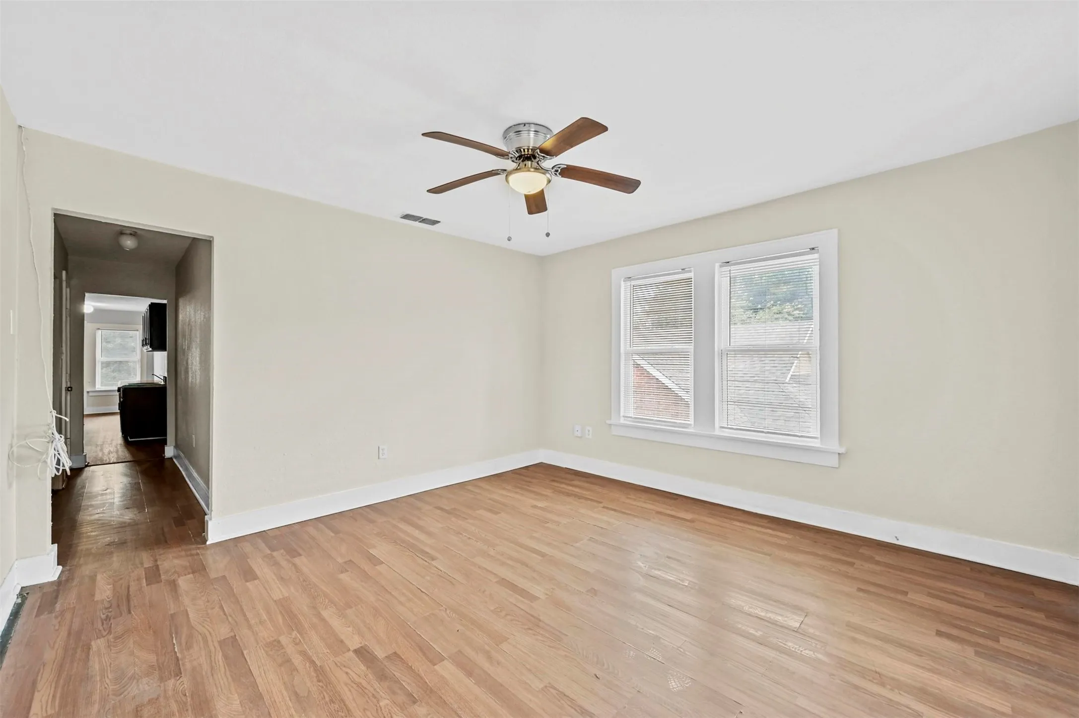 Quadruplex For Sale in Tarrant County , 1016 E Arlington Avenue, Fort Worth, Texas 76104, 2 Bedroom, 1 Bathroom, Garage spaces, 0 Sqft, built in 1930, mls#21388549, Real Estate Agent in Fort Worth, Homes For Sale in Tarrant county, Homes For Sale in Fort Worth, Realtor in Fort Worth Texas, Real Estate Brokerage Independent Realty Texas, Luminita Cordes Realtor