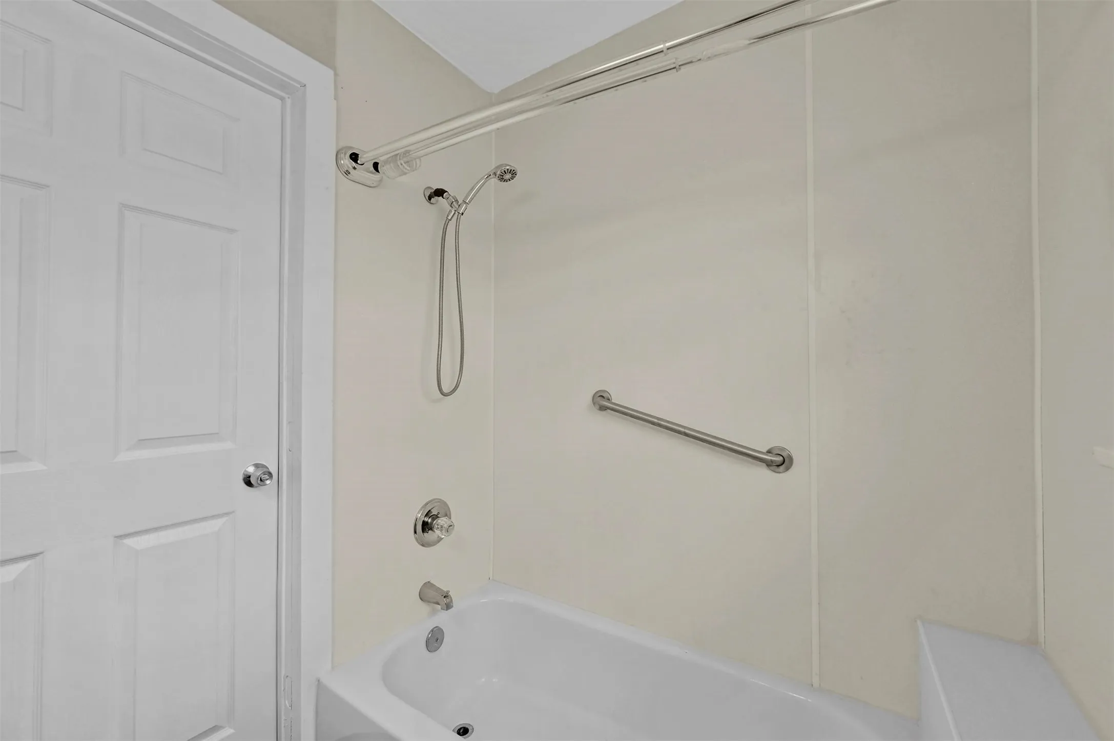 Quadruplex For Sale in Tarrant County , 1016 E Arlington Avenue, Fort Worth, Texas 76104, 2 Bedroom, 1 Bathroom, Garage spaces, 0 Sqft, built in 1930, mls#21388549, Real Estate Agent in Fort Worth, Homes For Sale in Tarrant county, Homes For Sale in Fort Worth, Realtor in Fort Worth Texas, Real Estate Brokerage Independent Realty Texas, Luminita Cordes Realtor