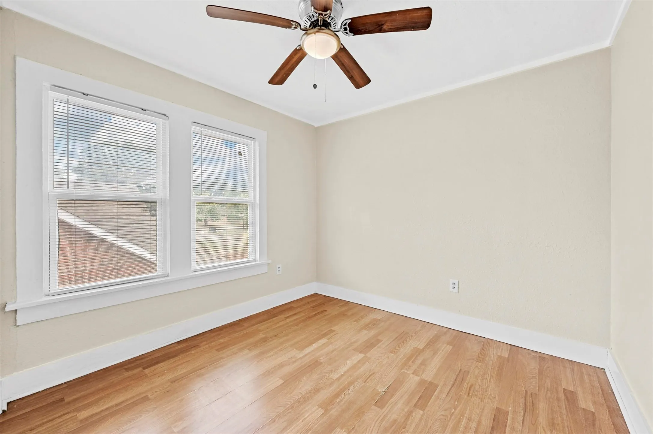 Quadruplex For Sale in Tarrant County , 1016 E Arlington Avenue, Fort Worth, Texas 76104, 2 Bedroom, 1 Bathroom, Garage spaces, 0 Sqft, built in 1930, mls#21388549, Real Estate Agent in Fort Worth, Homes For Sale in Tarrant county, Homes For Sale in Fort Worth, Realtor in Fort Worth Texas, Real Estate Brokerage Independent Realty Texas, Luminita Cordes Realtor