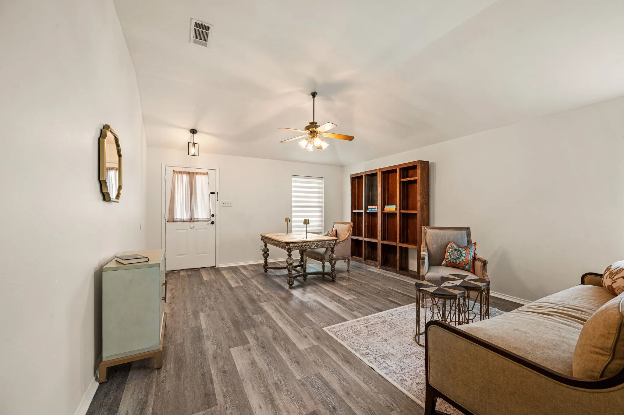 Single Family Residence For Sale in Tarrant County , 705 Western Trail, Keller, Texas 76248, 4 Bedroom, 3 Bathroom, 2 Garage spaces, 2,458 Sqft, built in 1990, mls#21386438, Real Estate Agent in Keller, Homes For Sale in Tarrant county, Homes For Sale in Keller, Realtor in Keller Texas, Real Estate Brokerage Independent Realty Texas, Luminita Cordes Realtor