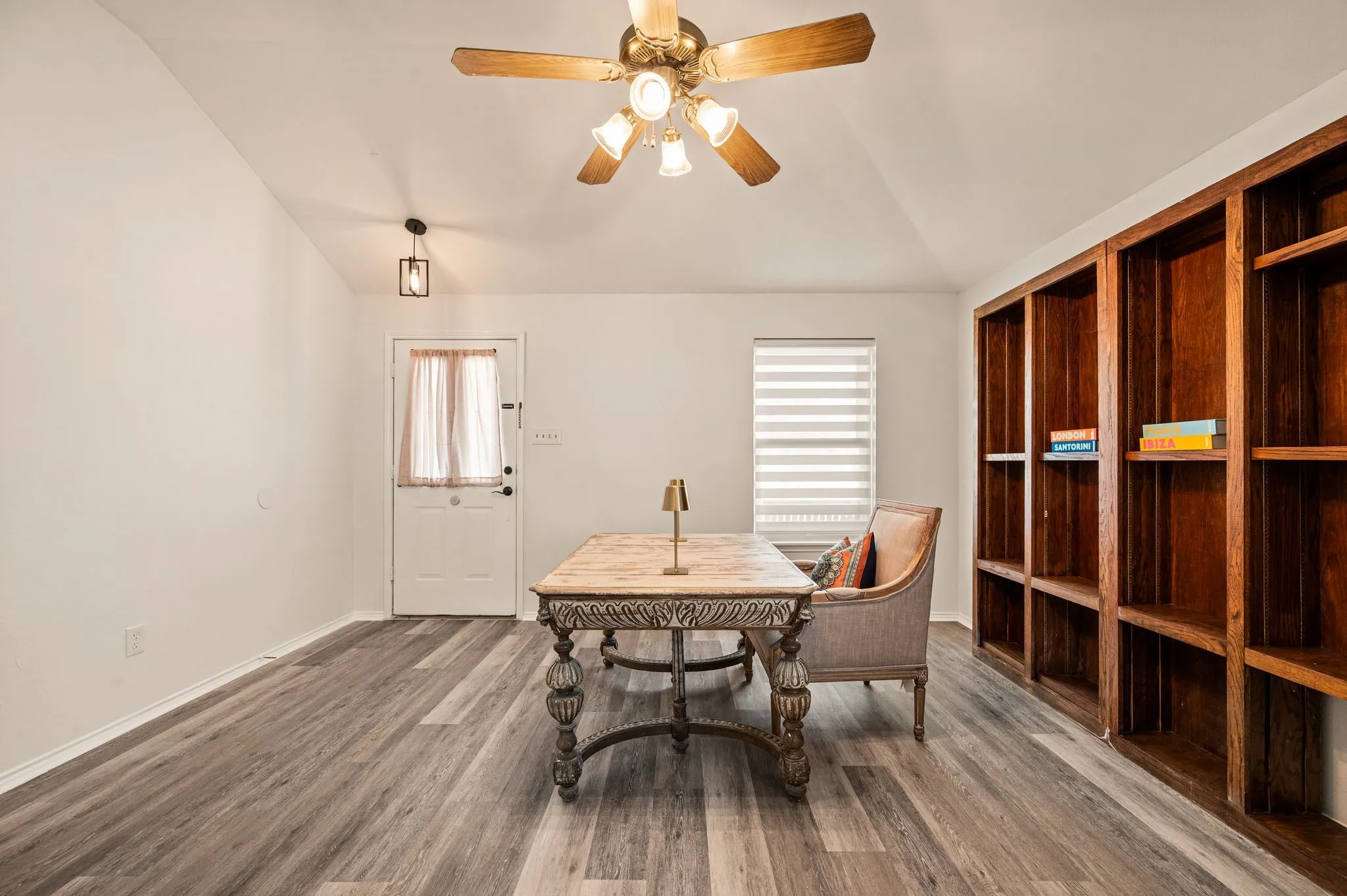 Single Family Residence For Sale in Tarrant County , 705 Western Trail, Keller, Texas 76248, 4 Bedroom, 3 Bathroom, 2 Garage spaces, 2,458 Sqft, built in 1990, mls#21386438, Real Estate Agent in Keller, Homes For Sale in Tarrant county, Homes For Sale in Keller, Realtor in Keller Texas, Real Estate Brokerage Independent Realty Texas, Luminita Cordes Realtor