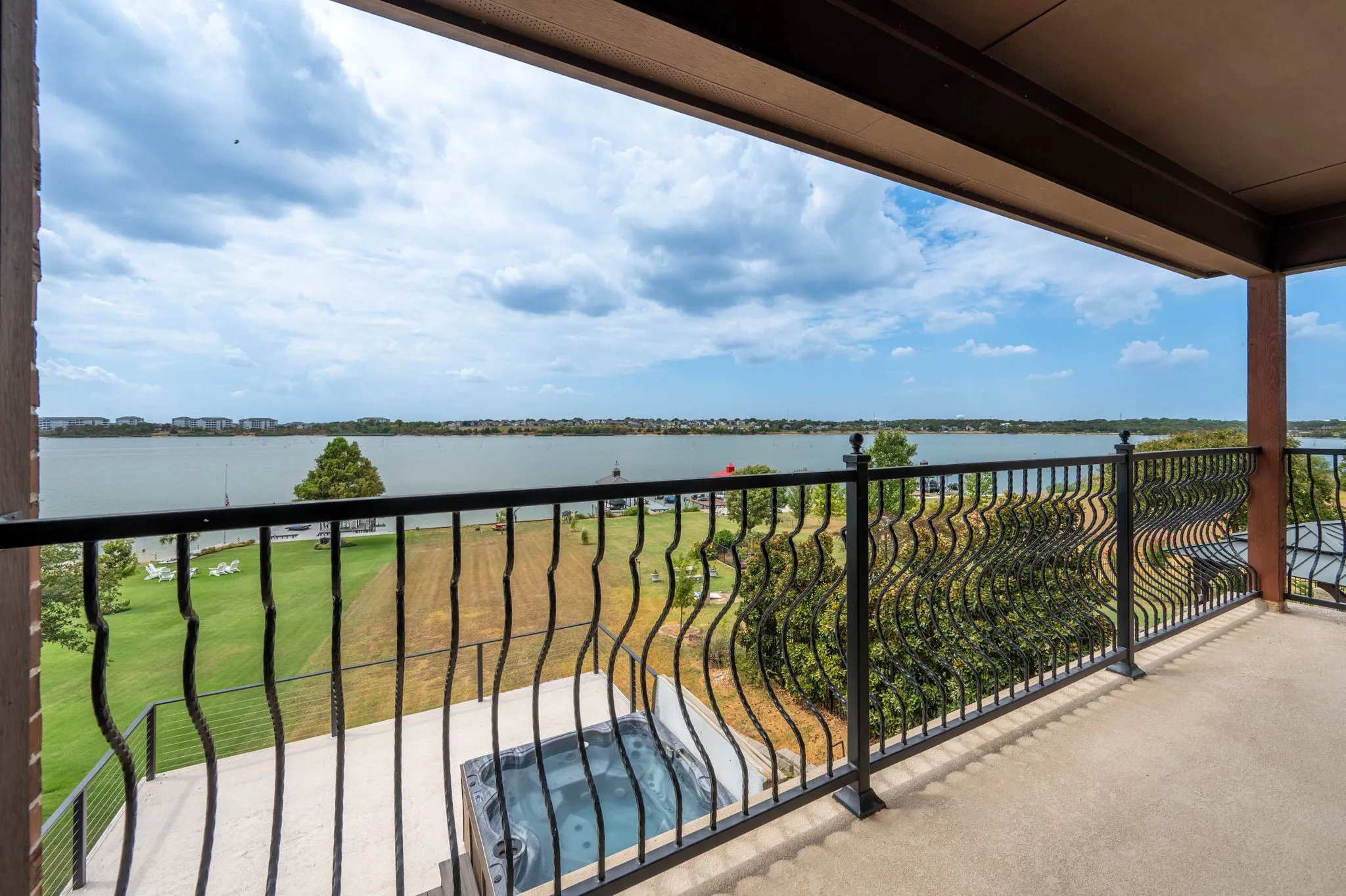 Single Family Residence For Rent in Dallas County , 2313 Windjammer Way, Rowlett, Texas 75088, 4 Bedroom, 5 Bathroom, 2 Garage spaces, 3,253 Sqft, built in 2016, mls#21386222, Real Estate Agent in Rowlett, Homes For Rent in Dallas county, Homes For Rent in Rowlett, Realtor in Rowlett Texas, Real Estate Brokerage Independent Realty Texas, Luminita Cordes Realtor