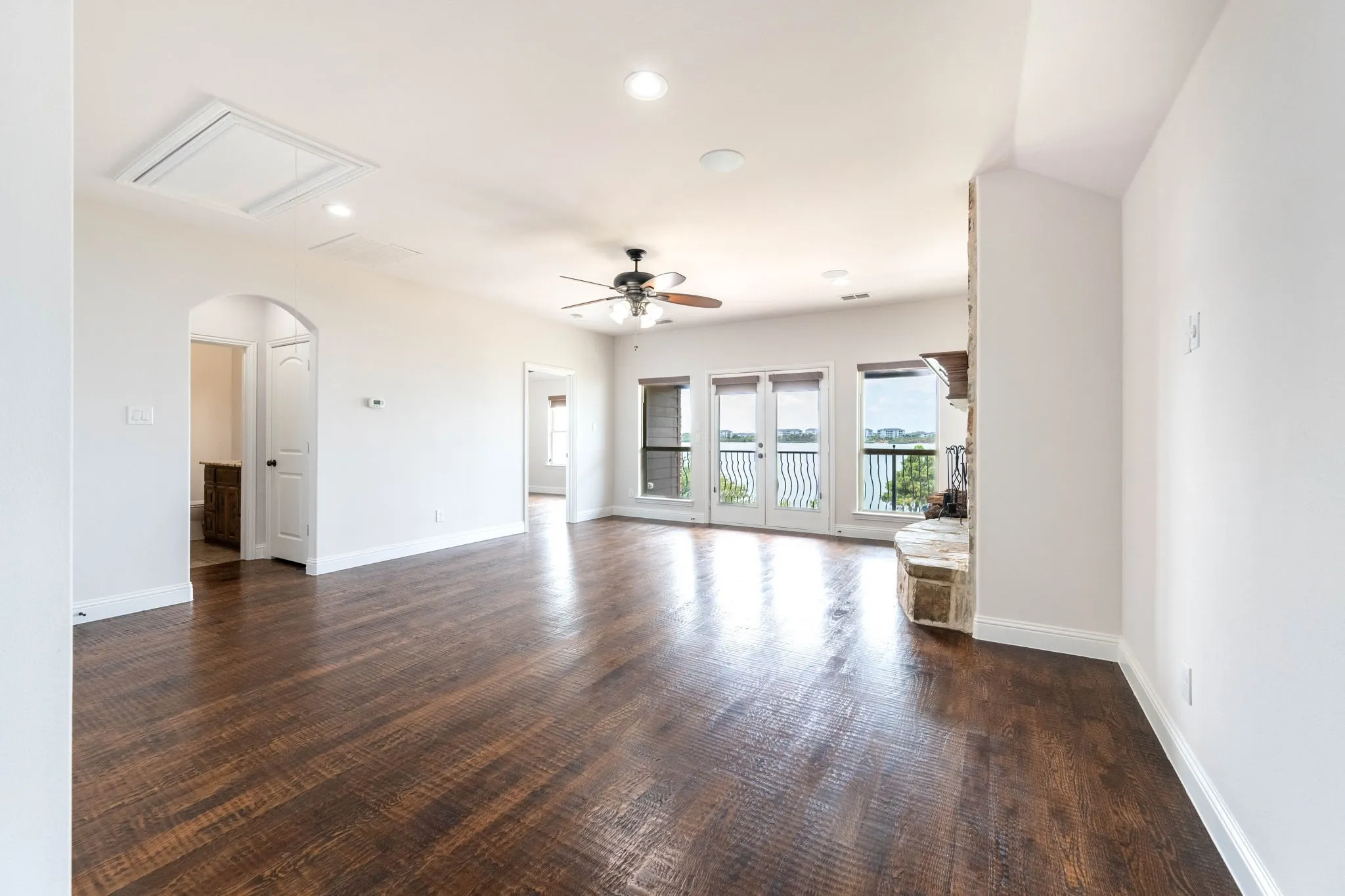 Single Family Residence For Rent in Dallas County , 2313 Windjammer Way, Rowlett, Texas 75088, 4 Bedroom, 5 Bathroom, 2 Garage spaces, 3,253 Sqft, built in 2016, mls#21386222, Real Estate Agent in Rowlett, Homes For Rent in Dallas county, Homes For Rent in Rowlett, Realtor in Rowlett Texas, Real Estate Brokerage Independent Realty Texas, Luminita Cordes Realtor