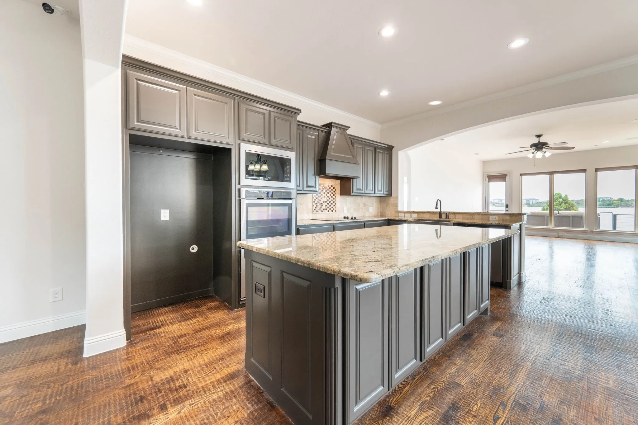 Single Family Residence For Rent in Dallas County , 2313 Windjammer Way, Rowlett, Texas 75088, 4 Bedroom, 5 Bathroom, 2 Garage spaces, 3,253 Sqft, built in 2016, mls#21386222, Real Estate Agent in Rowlett, Homes For Rent in Dallas county, Homes For Rent in Rowlett, Realtor in Rowlett Texas, Real Estate Brokerage Independent Realty Texas, Luminita Cordes Realtor