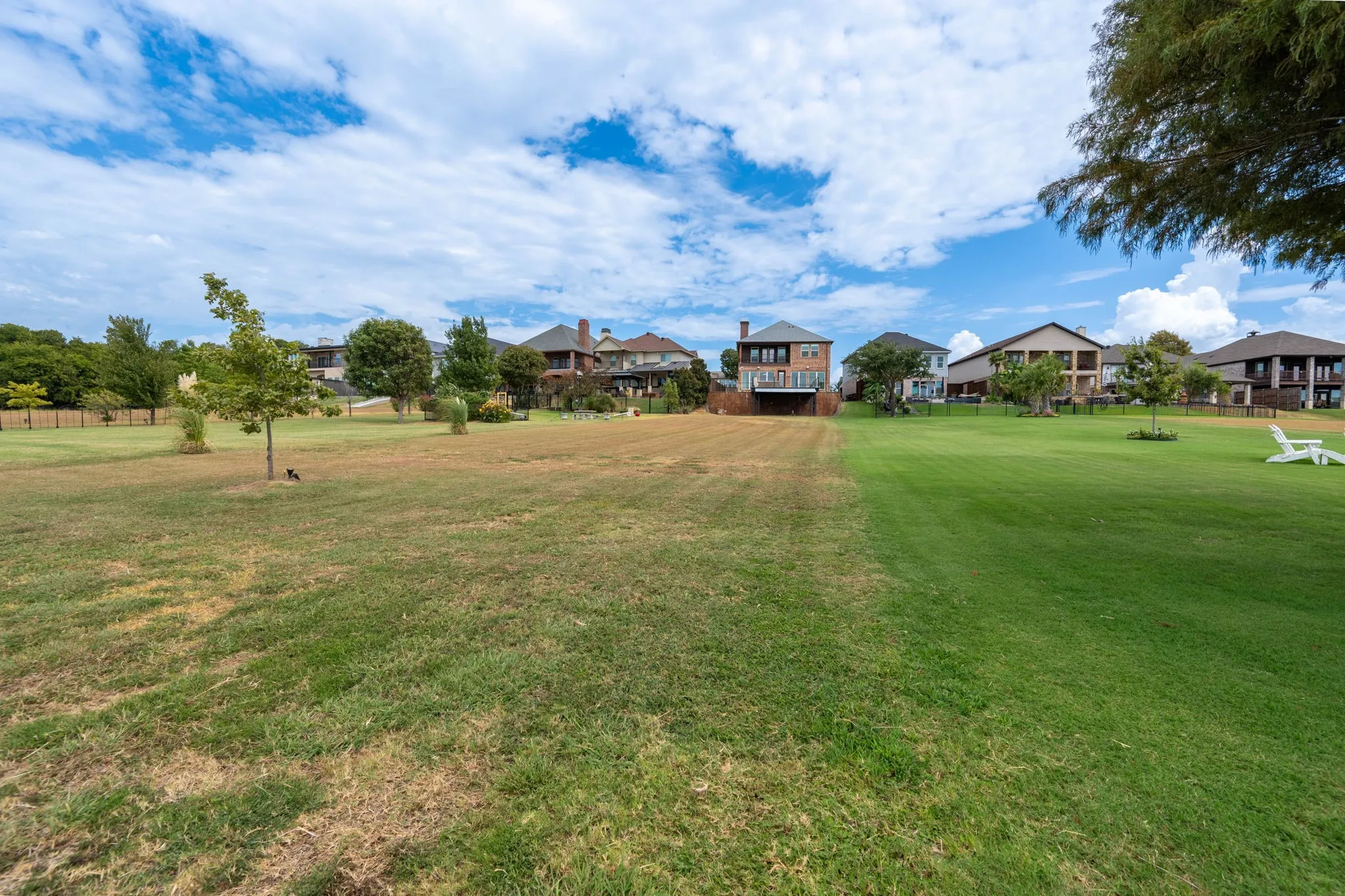 Single Family Residence For Rent in Dallas County , 2313 Windjammer Way, Rowlett, Texas 75088, 4 Bedroom, 5 Bathroom, 2 Garage spaces, 3,253 Sqft, built in 2016, mls#21386222, Real Estate Agent in Rowlett, Homes For Rent in Dallas county, Homes For Rent in Rowlett, Realtor in Rowlett Texas, Real Estate Brokerage Independent Realty Texas, Luminita Cordes Realtor