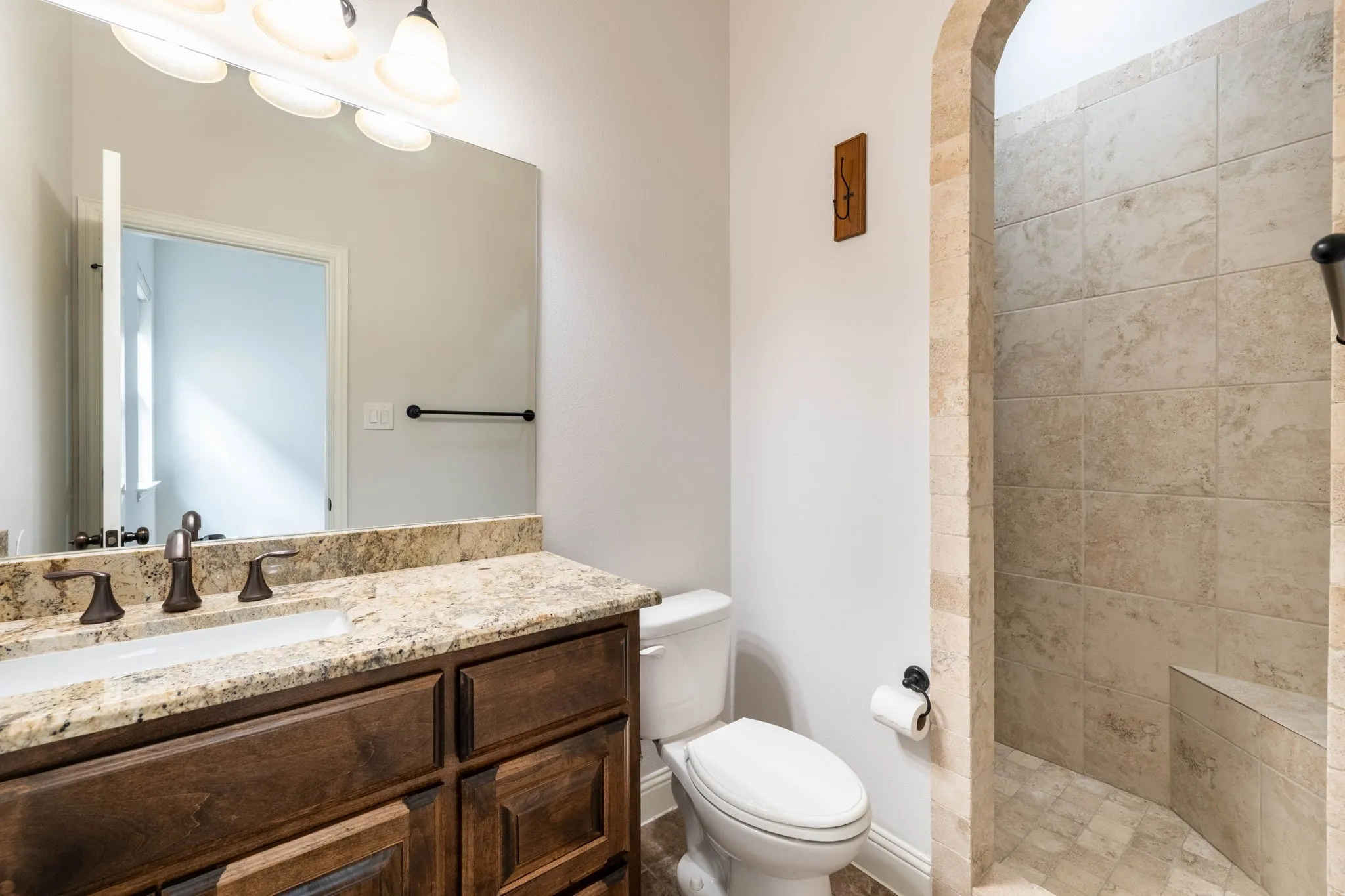 Single Family Residence For Rent in Dallas County , 2313 Windjammer Way, Rowlett, Texas 75088, 4 Bedroom, 5 Bathroom, 2 Garage spaces, 3,253 Sqft, built in 2016, mls#21386222, Real Estate Agent in Rowlett, Homes For Rent in Dallas county, Homes For Rent in Rowlett, Realtor in Rowlett Texas, Real Estate Brokerage Independent Realty Texas, Luminita Cordes Realtor