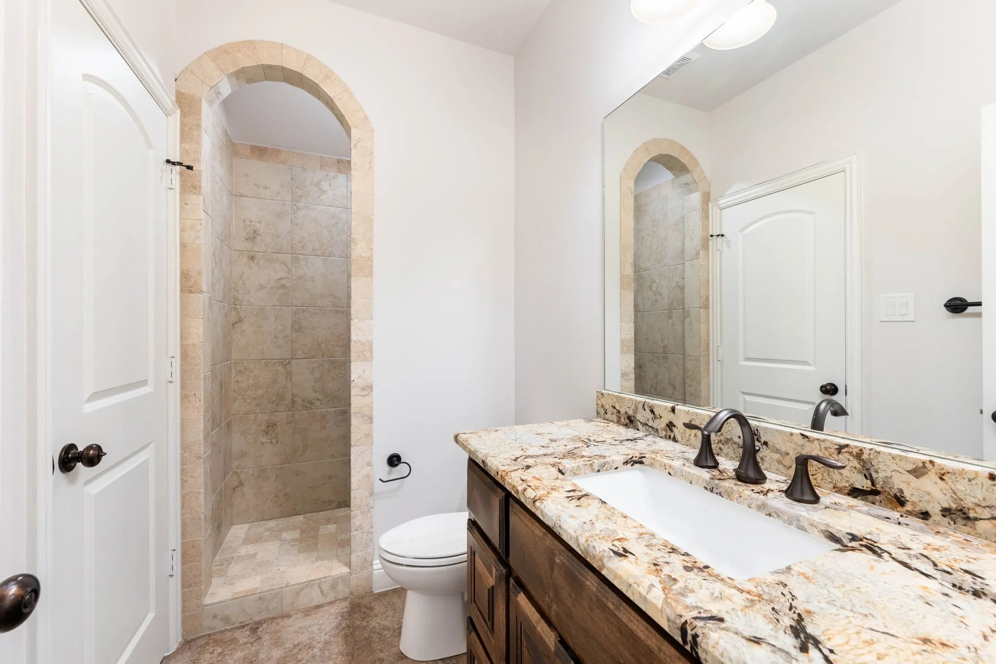 Single Family Residence For Rent in Dallas County , 2313 Windjammer Way, Rowlett, Texas 75088, 4 Bedroom, 5 Bathroom, 2 Garage spaces, 3,253 Sqft, built in 2016, mls#21386222, Real Estate Agent in Rowlett, Homes For Rent in Dallas county, Homes For Rent in Rowlett, Realtor in Rowlett Texas, Real Estate Brokerage Independent Realty Texas, Luminita Cordes Realtor