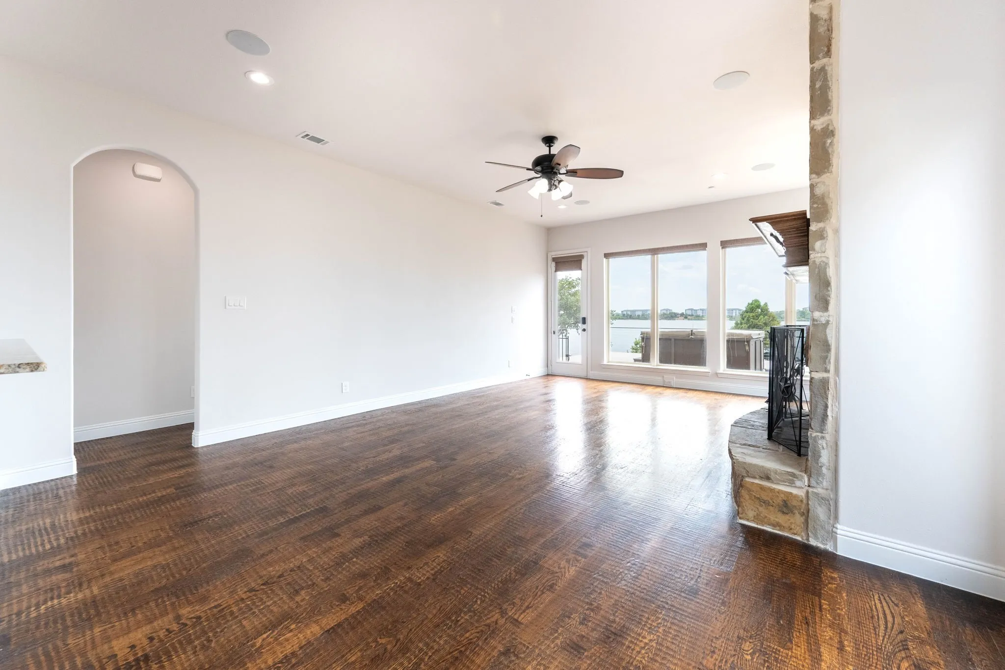 Single Family Residence For Rent in Dallas County , 2313 Windjammer Way, Rowlett, Texas 75088, 4 Bedroom, 5 Bathroom, 2 Garage spaces, 3,253 Sqft, built in 2016, mls#21386222, Real Estate Agent in Rowlett, Homes For Rent in Dallas county, Homes For Rent in Rowlett, Realtor in Rowlett Texas, Real Estate Brokerage Independent Realty Texas, Luminita Cordes Realtor