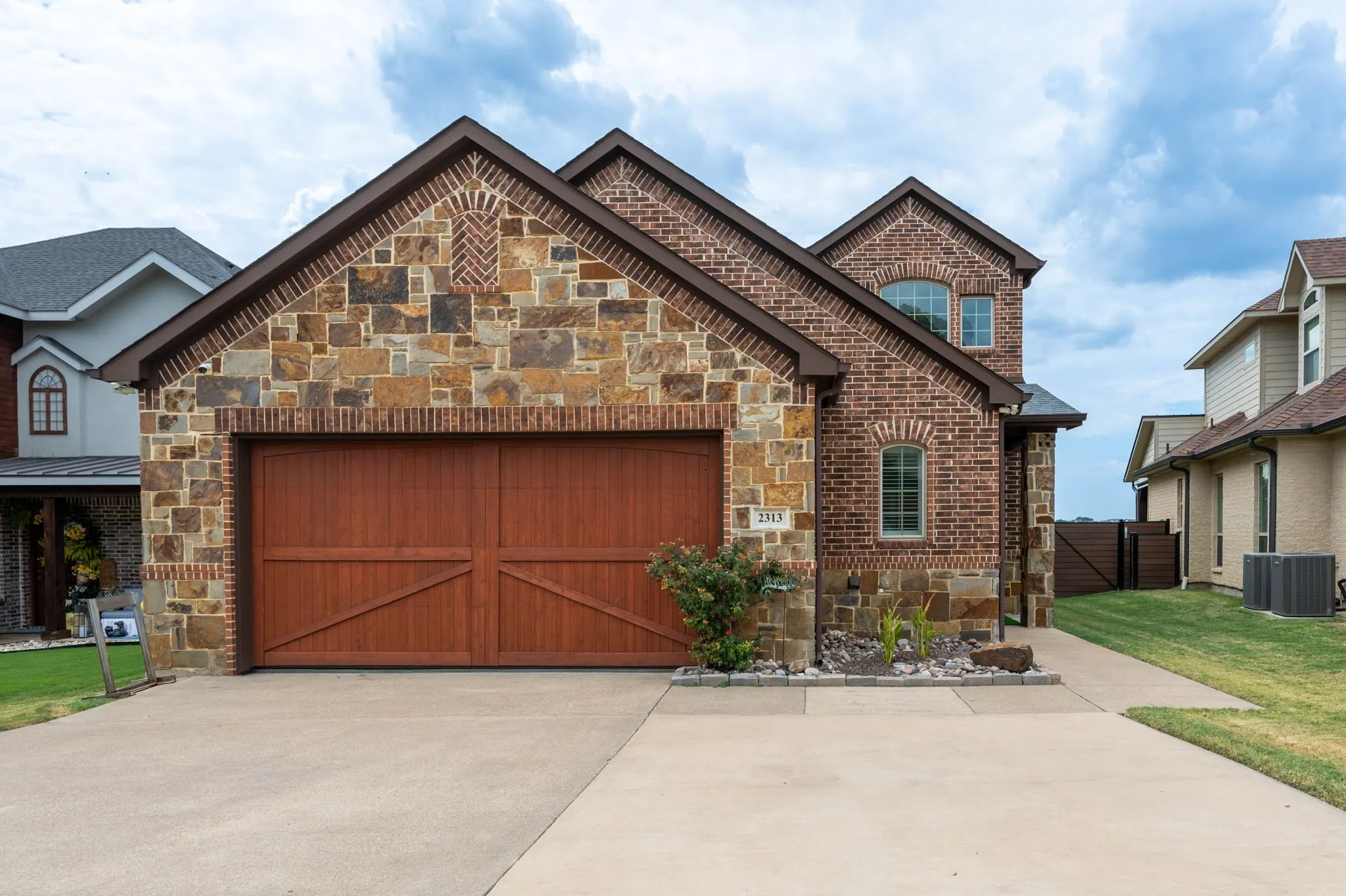 Single Family Residence For Rent in Dallas County , 2313 Windjammer Way, Rowlett, Texas 75088, 4 Bedroom, 5 Bathroom, 2 Garage spaces, 3,253 Sqft, built in 2016, mls#21386222, Real Estate Agent in Rowlett, Homes For Rent in Dallas county, Homes For Rent in Rowlett, Realtor in Rowlett Texas, Real Estate Brokerage Independent Realty Texas, Luminita Cordes Realtor