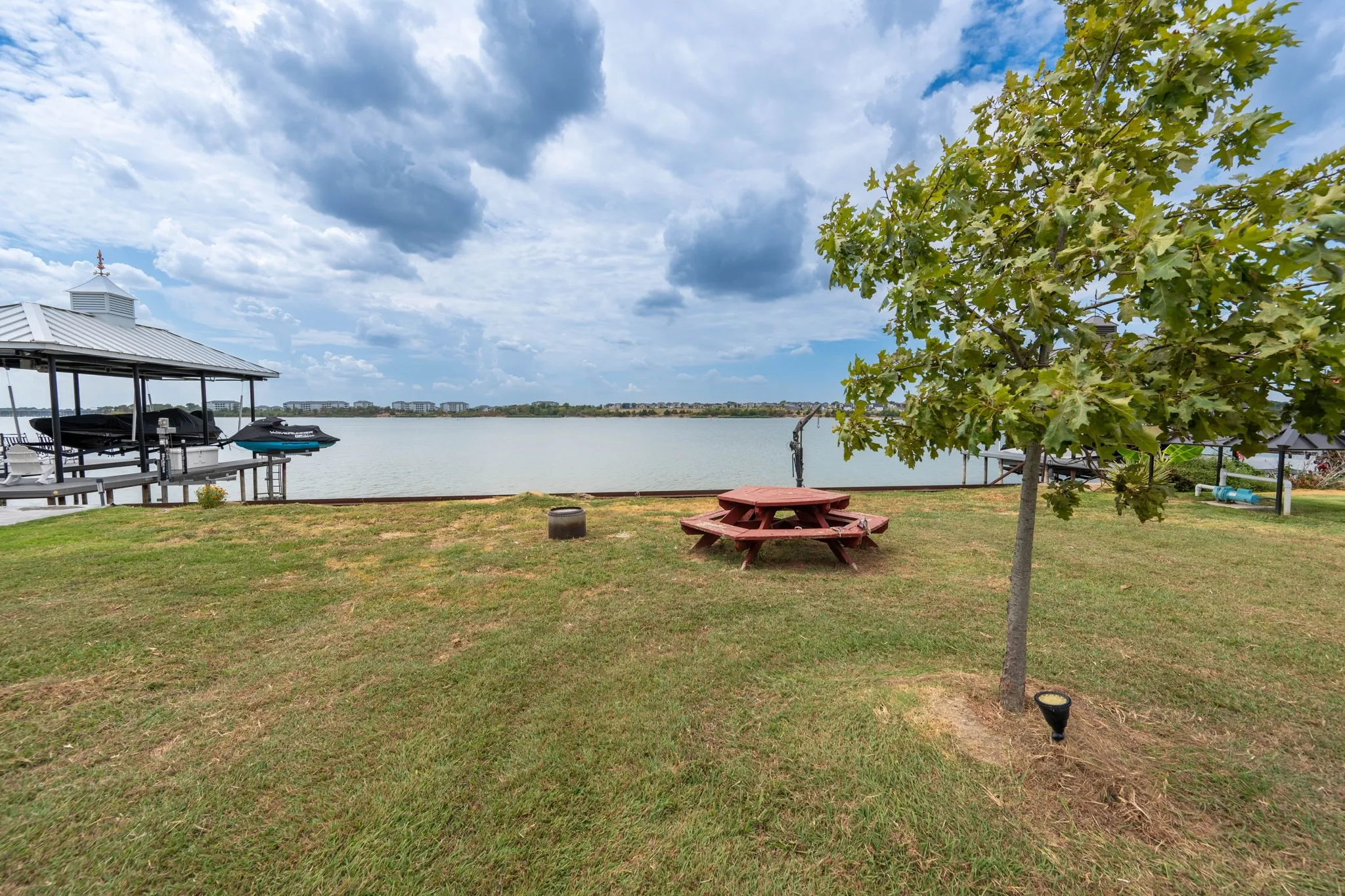 Single Family Residence For Rent in Dallas County , 2313 Windjammer Way, Rowlett, Texas 75088, 4 Bedroom, 5 Bathroom, 2 Garage spaces, 3,253 Sqft, built in 2016, mls#21386222, Real Estate Agent in Rowlett, Homes For Rent in Dallas county, Homes For Rent in Rowlett, Realtor in Rowlett Texas, Real Estate Brokerage Independent Realty Texas, Luminita Cordes Realtor