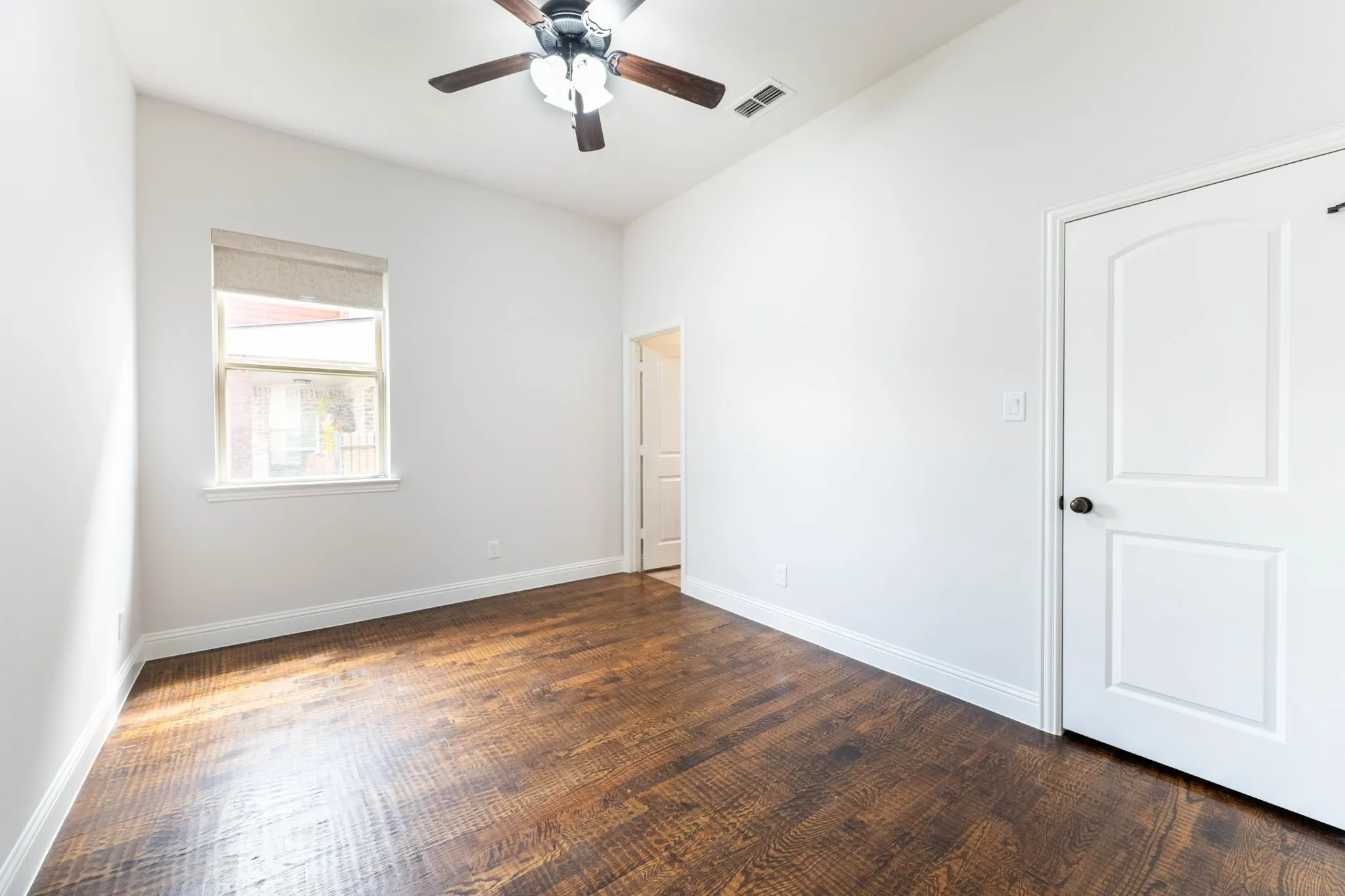 Single Family Residence For Rent in Dallas County , 2313 Windjammer Way, Rowlett, Texas 75088, 4 Bedroom, 5 Bathroom, 2 Garage spaces, 3,253 Sqft, built in 2016, mls#21386222, Real Estate Agent in Rowlett, Homes For Rent in Dallas county, Homes For Rent in Rowlett, Realtor in Rowlett Texas, Real Estate Brokerage Independent Realty Texas, Luminita Cordes Realtor