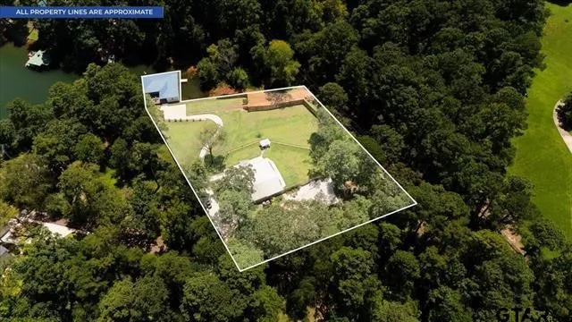 Single Family Residence For Sale in Cherokee County , 130 CR 3162, Jacksonville, Texas 75766, 3 Bedroom, 2 Bathroom, Garage spaces, 2,448 Sqft, built in 1966, mls#21388618, Real Estate Agent in Jacksonville, Homes For Sale in Cherokee county, Homes For Sale in Jacksonville, Realtor in Jacksonville Texas, Real Estate Brokerage Independent Realty Texas, Luminita Cordes Realtor