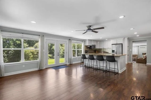 Single Family Residence For Sale in Cherokee County , 130 CR 3162, Jacksonville, Texas 75766, 3 Bedroom, 2 Bathroom, Garage spaces, 2,448 Sqft, built in 1966, mls#21388618, Real Estate Agent in Jacksonville, Homes For Sale in Cherokee county, Homes For Sale in Jacksonville, Realtor in Jacksonville Texas, Real Estate Brokerage Independent Realty Texas, Luminita Cordes Realtor