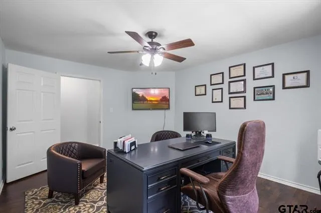 Single Family Residence For Sale in Cherokee County , 130 CR 3162, Jacksonville, Texas 75766, 3 Bedroom, 2 Bathroom, Garage spaces, 2,448 Sqft, built in 1966, mls#21388618, Real Estate Agent in Jacksonville, Homes For Sale in Cherokee county, Homes For Sale in Jacksonville, Realtor in Jacksonville Texas, Real Estate Brokerage Independent Realty Texas, Luminita Cordes Realtor