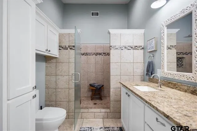 Single Family Residence For Sale in Cherokee County , 130 CR 3162, Jacksonville, Texas 75766, 3 Bedroom, 2 Bathroom, Garage spaces, 2,448 Sqft, built in 1966, mls#21388618, Real Estate Agent in Jacksonville, Homes For Sale in Cherokee county, Homes For Sale in Jacksonville, Realtor in Jacksonville Texas, Real Estate Brokerage Independent Realty Texas, Luminita Cordes Realtor