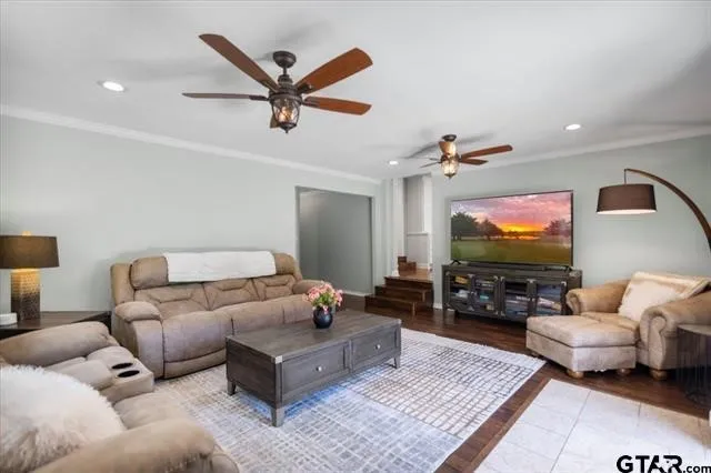 Single Family Residence For Sale in Cherokee County , 130 CR 3162, Jacksonville, Texas 75766, 3 Bedroom, 2 Bathroom, Garage spaces, 2,448 Sqft, built in 1966, mls#21388618, Real Estate Agent in Jacksonville, Homes For Sale in Cherokee county, Homes For Sale in Jacksonville, Realtor in Jacksonville Texas, Real Estate Brokerage Independent Realty Texas, Luminita Cordes Realtor