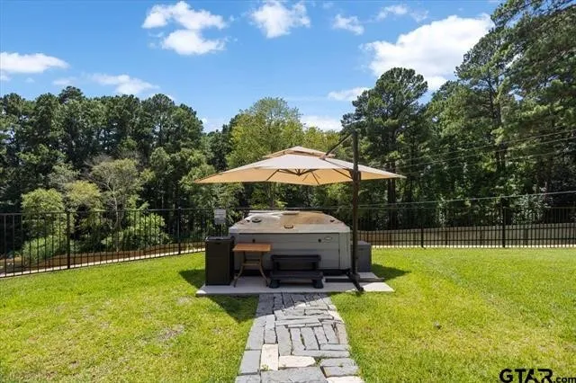 Single Family Residence For Sale in Cherokee County , 130 CR 3162, Jacksonville, Texas 75766, 3 Bedroom, 2 Bathroom, Garage spaces, 2,448 Sqft, built in 1966, mls#21388618, Real Estate Agent in Jacksonville, Homes For Sale in Cherokee county, Homes For Sale in Jacksonville, Realtor in Jacksonville Texas, Real Estate Brokerage Independent Realty Texas, Luminita Cordes Realtor