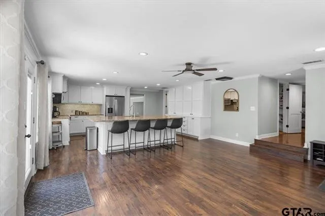 Single Family Residence For Sale in Cherokee County , 130 CR 3162, Jacksonville, Texas 75766, 3 Bedroom, 2 Bathroom, Garage spaces, 2,448 Sqft, built in 1966, mls#21388618, Real Estate Agent in Jacksonville, Homes For Sale in Cherokee county, Homes For Sale in Jacksonville, Realtor in Jacksonville Texas, Real Estate Brokerage Independent Realty Texas, Luminita Cordes Realtor
