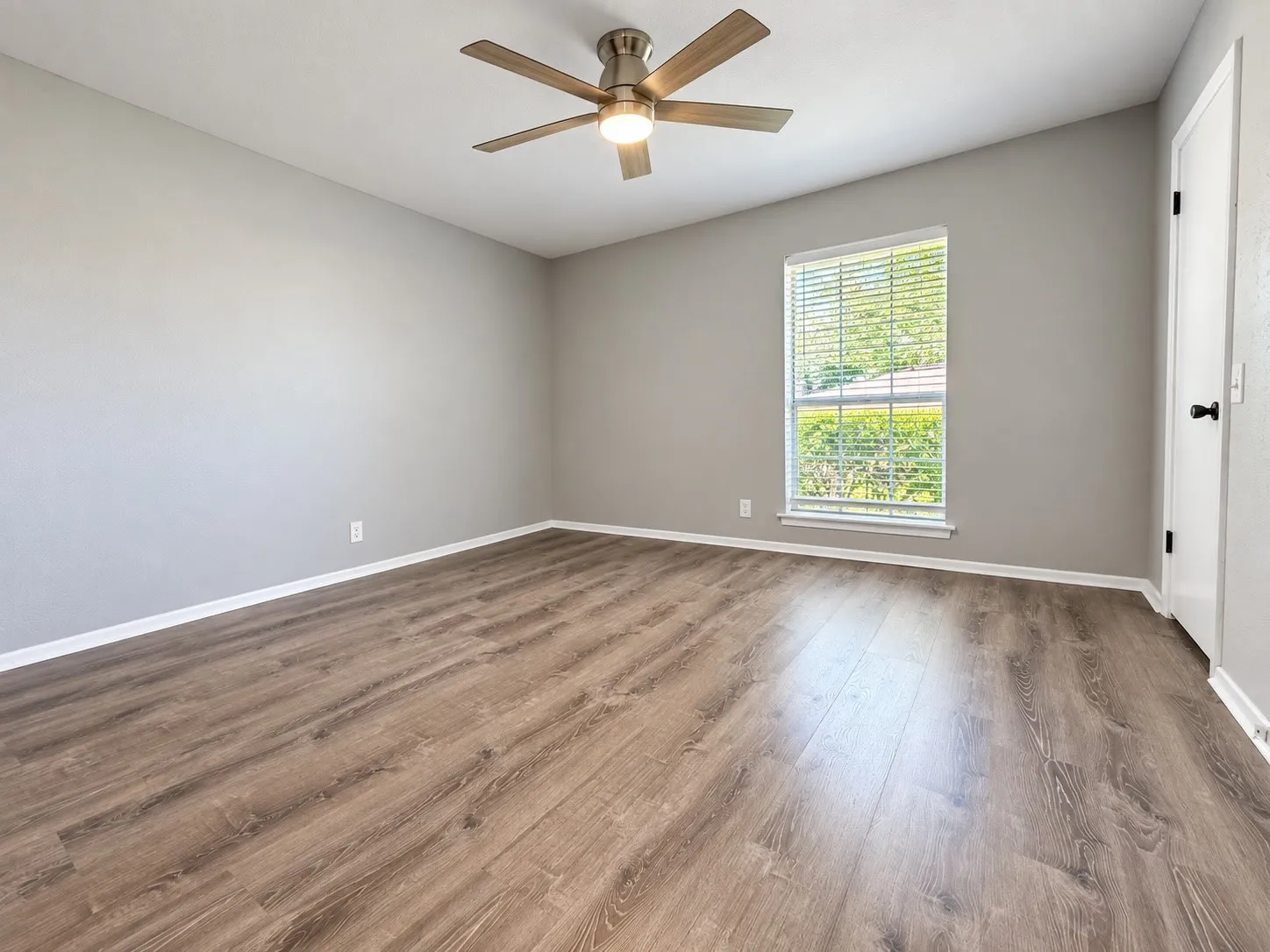 Single Family Residence For Sale in Lamar County , 3425 Fargo Drive, Paris, Texas 75462, 3 Bedroom, 2 Bathroom, 2 Garage spaces, 1,791 Sqft, built in 2014, mls#21387234, Real Estate Agent in Paris, Homes For Sale in Lamar county, Homes For Sale in Paris, Realtor in Paris Texas, Real Estate Brokerage Independent Realty Texas, Luminita Cordes Realtor