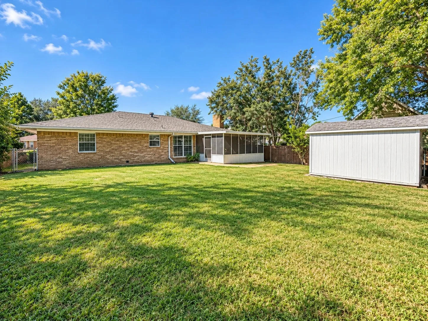 Single Family Residence For Sale in Lamar County , 3425 Fargo Drive, Paris, Texas 75462, 3 Bedroom, 2 Bathroom, 2 Garage spaces, 1,791 Sqft, built in 2014, mls#21387234, Real Estate Agent in Paris, Homes For Sale in Lamar county, Homes For Sale in Paris, Realtor in Paris Texas, Real Estate Brokerage Independent Realty Texas, Luminita Cordes Realtor