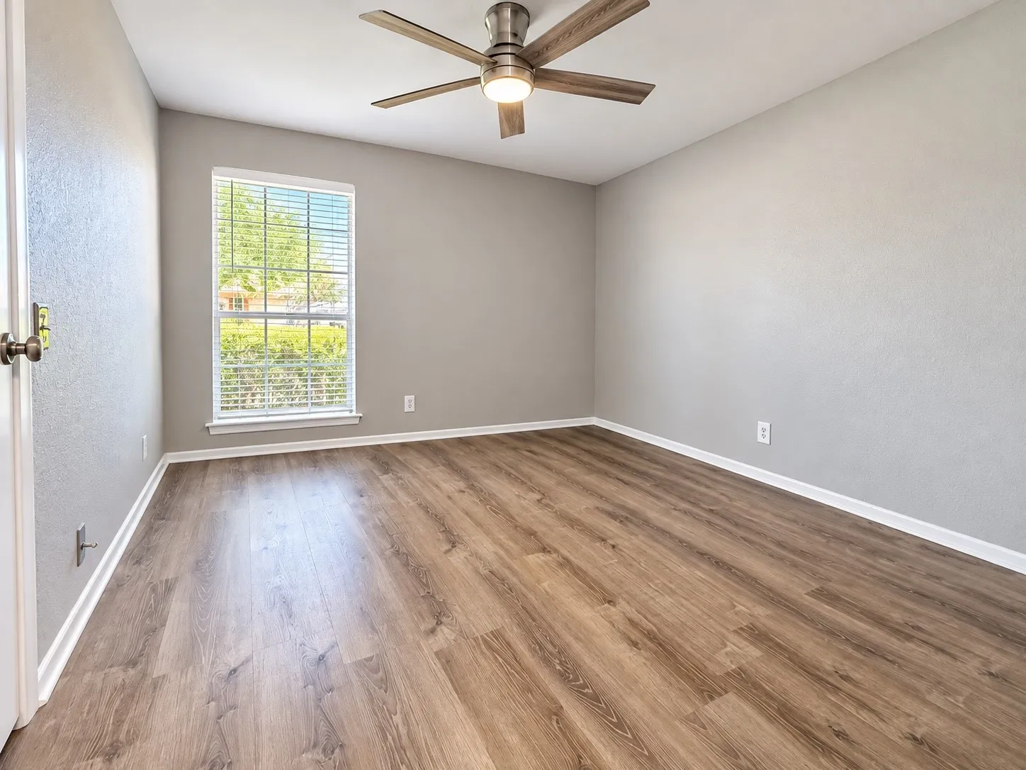 Single Family Residence For Sale in Lamar County , 3425 Fargo Drive, Paris, Texas 75462, 3 Bedroom, 2 Bathroom, 2 Garage spaces, 1,791 Sqft, built in 2014, mls#21387234, Real Estate Agent in Paris, Homes For Sale in Lamar county, Homes For Sale in Paris, Realtor in Paris Texas, Real Estate Brokerage Independent Realty Texas, Luminita Cordes Realtor