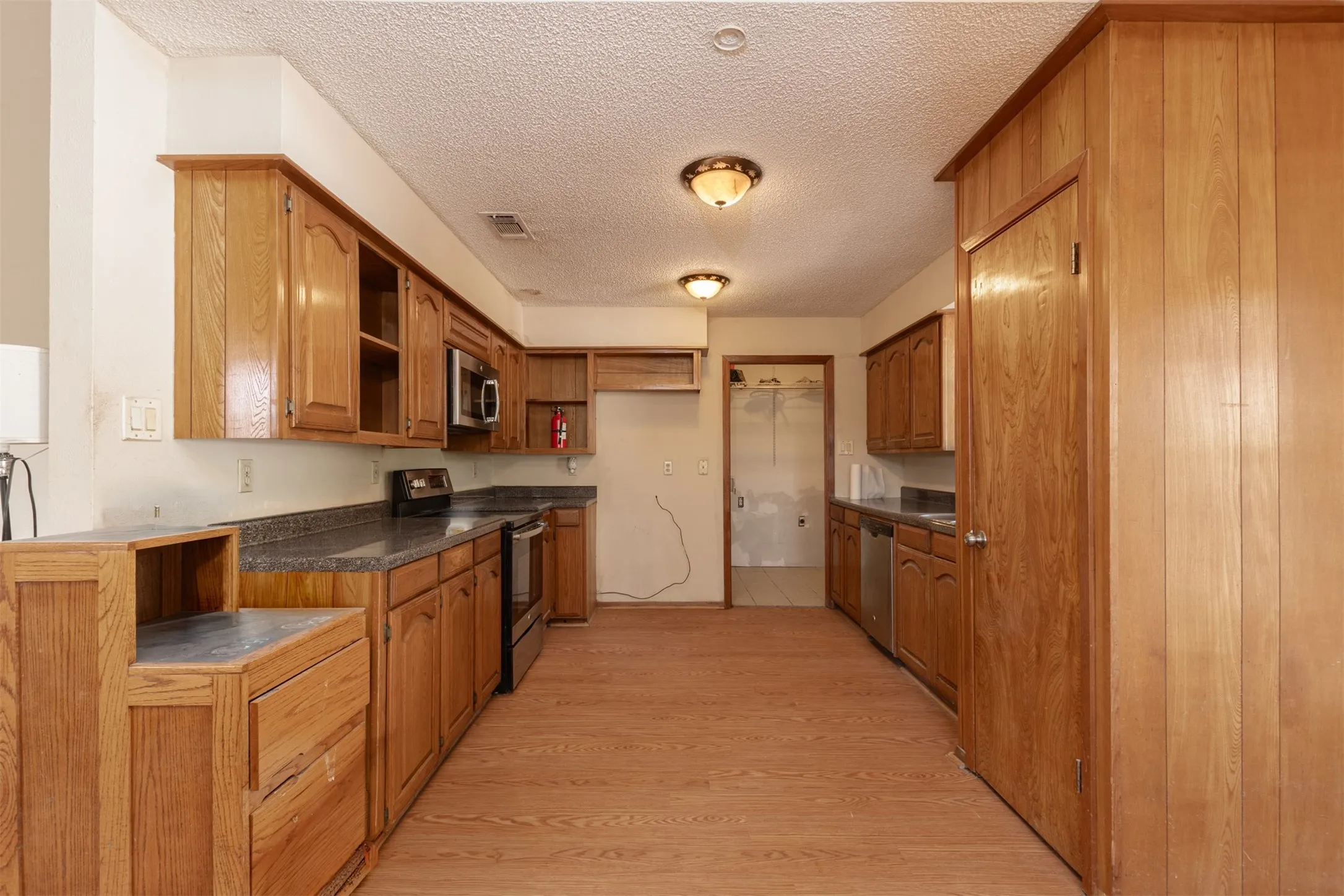 Single Family Residence For Sale in Rains County , 7263 State Highway 276, Point, Texas 75472, 3 Bedroom, 3 Bathroom, Garage spaces, 1,330 Sqft, built in 1984, mls#21387054, Real Estate Agent in Point, Homes For Sale in Rains county, Homes For Sale in Point, Realtor in Point Texas, Real Estate Brokerage Independent Realty Texas, Luminita Cordes Realtor
