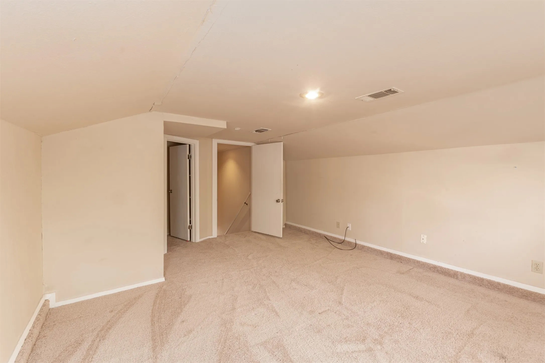 Single Family Residence For Sale in Rains County , 7263 State Highway 276, Point, Texas 75472, 3 Bedroom, 3 Bathroom, Garage spaces, 1,330 Sqft, built in 1984, mls#21387054, Real Estate Agent in Point, Homes For Sale in Rains county, Homes For Sale in Point, Realtor in Point Texas, Real Estate Brokerage Independent Realty Texas, Luminita Cordes Realtor