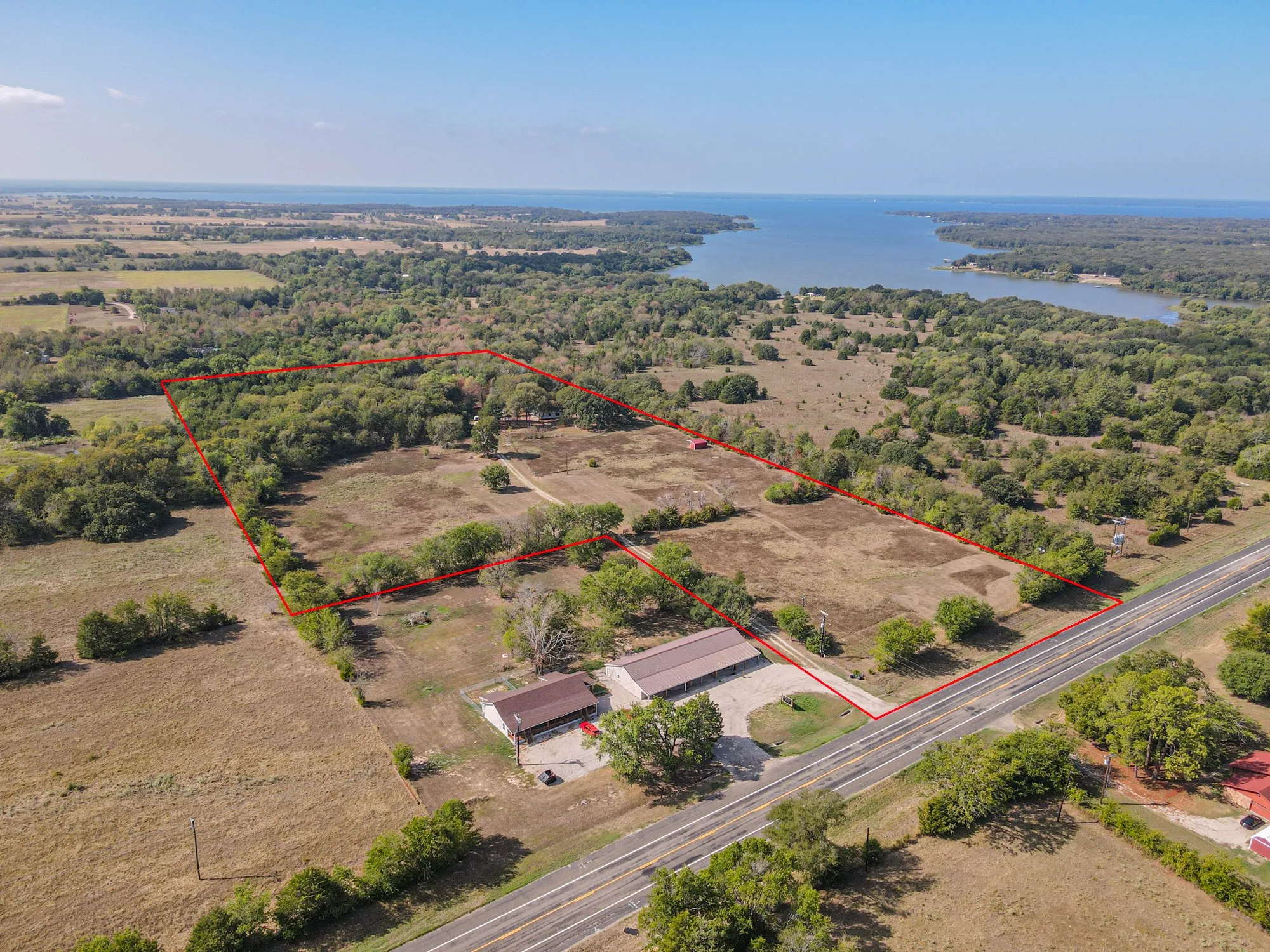 Single Family Residence For Sale in Rains County , 7263 State Highway 276, Point, Texas 75472, 3 Bedroom, 3 Bathroom, Garage spaces, 1,330 Sqft, built in 1984, mls#21387054, Real Estate Agent in Point, Homes For Sale in Rains county, Homes For Sale in Point, Realtor in Point Texas, Real Estate Brokerage Independent Realty Texas, Luminita Cordes Realtor