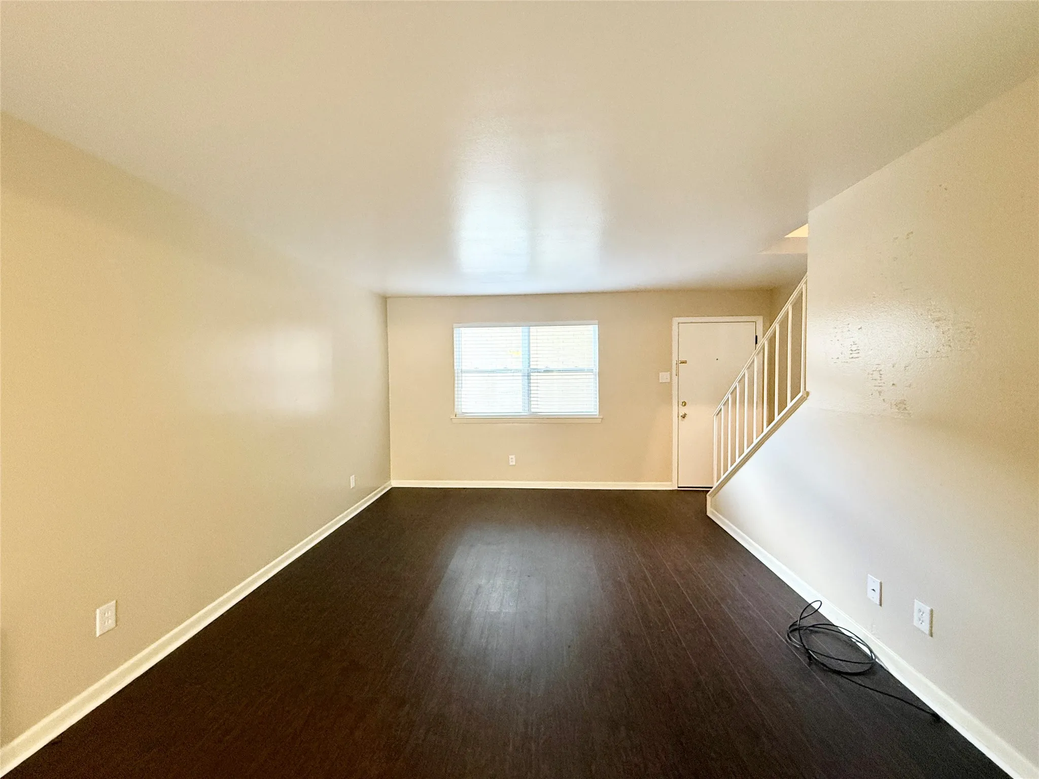 Apartment For Rent in Dallas County , 10450 E Northwest Highway, Dallas, Texas 75238, 2 Bedroom, 2 Bathroom, Garage spaces, 8,908 Sqft, built in 1962, mls#21388561, Real Estate Agent in Dallas, Homes For Rent in Dallas county, Homes For Rent in Dallas, Realtor in Dallas Texas, Real Estate Brokerage Independent Realty Texas, Luminita Cordes Realtor