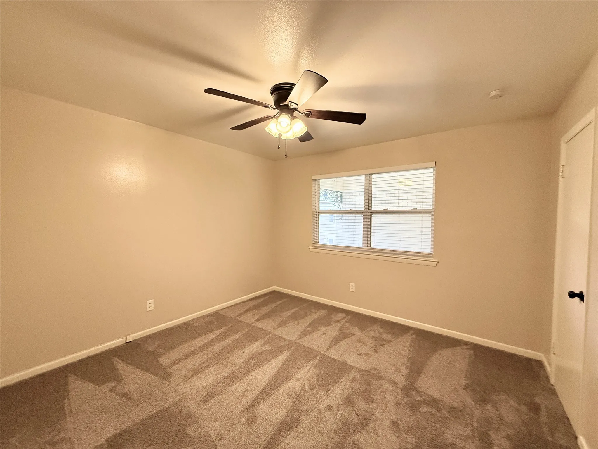 Apartment For Rent in Dallas County , 10450 E Northwest Highway, Dallas, Texas 75238, 2 Bedroom, 2 Bathroom, Garage spaces, 8,908 Sqft, built in 1962, mls#21388561, Real Estate Agent in Dallas, Homes For Rent in Dallas county, Homes For Rent in Dallas, Realtor in Dallas Texas, Real Estate Brokerage Independent Realty Texas, Luminita Cordes Realtor