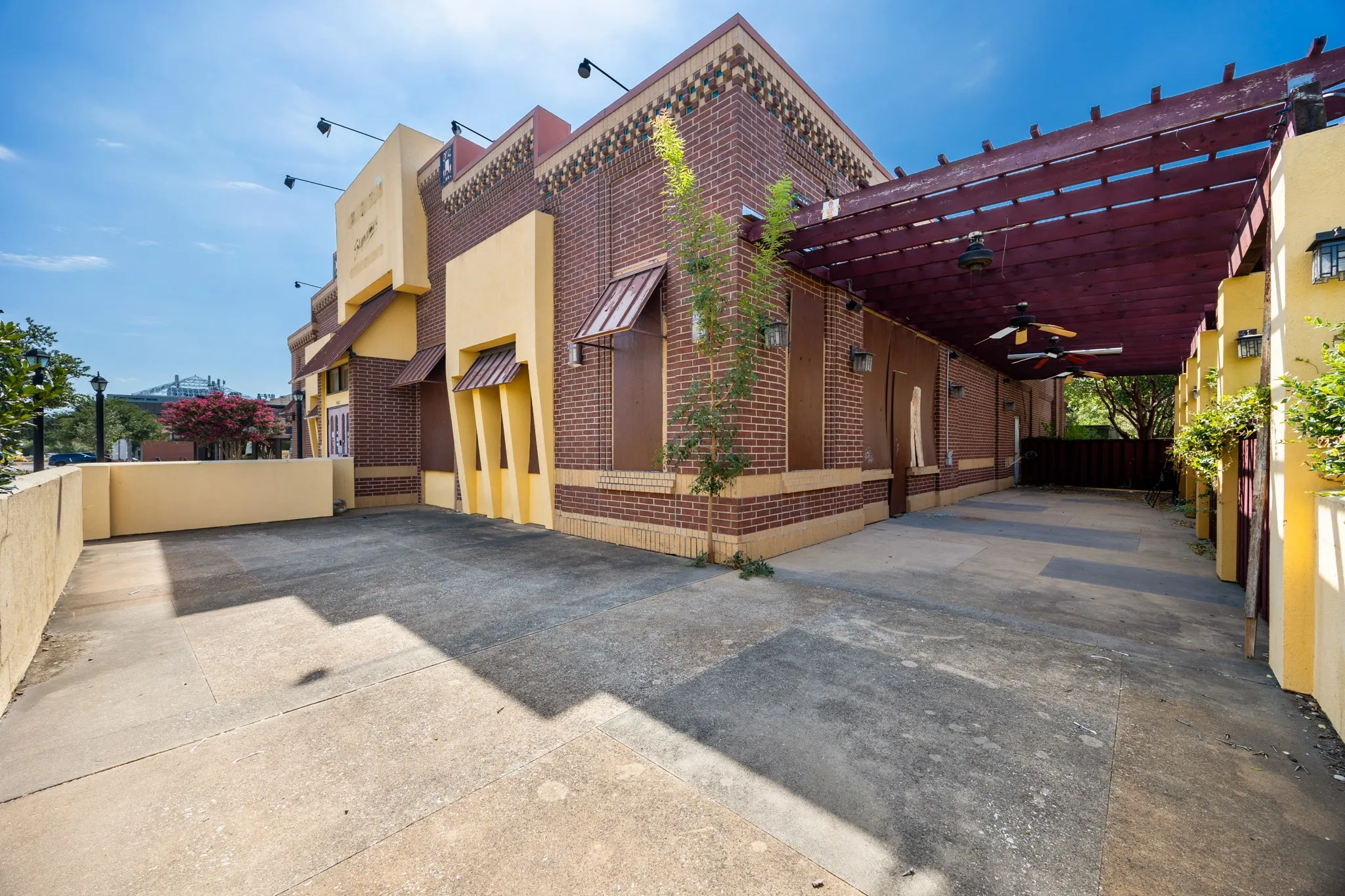 Large Patio for outdoor dining