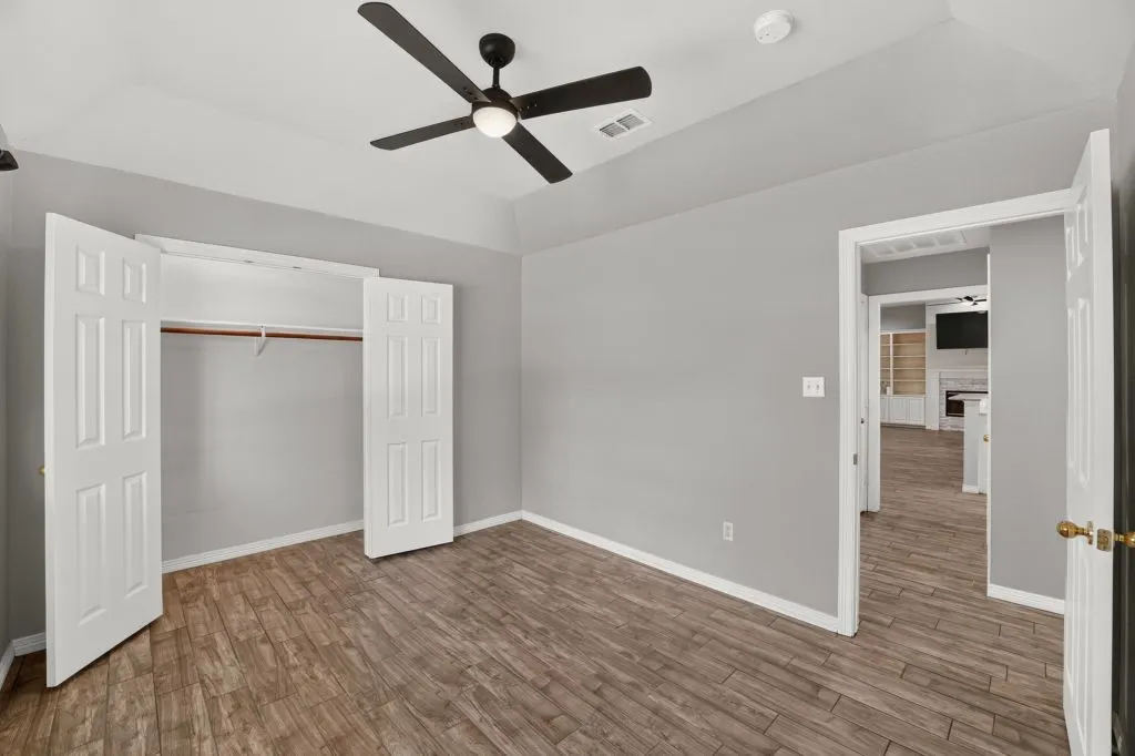 Single Family Residence For Sale in Tarrant County , 1005 Saint Andrews Drive, Mansfield, Texas 76063, 3 Bedroom, 3 Bathroom, 2 Garage spaces, 2,550 Sqft, built in 1996, mls#21388613, Real Estate Agent in Mansfield, Homes For Sale in Tarrant county, Homes For Sale in Mansfield, Realtor in Mansfield Texas, Real Estate Brokerage Independent Realty Texas, Luminita Cordes Realtor