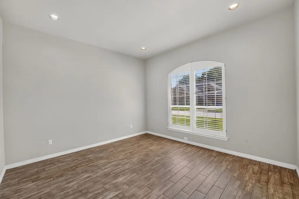 Single Family Residence For Sale in Tarrant County , 1005 Saint Andrews Drive, Mansfield, Texas 76063, 3 Bedroom, 3 Bathroom, 2 Garage spaces, 2,550 Sqft, built in 1996, mls#21388613, Real Estate Agent in Mansfield, Homes For Sale in Tarrant county, Homes For Sale in Mansfield, Realtor in Mansfield Texas, Real Estate Brokerage Independent Realty Texas, Luminita Cordes Realtor