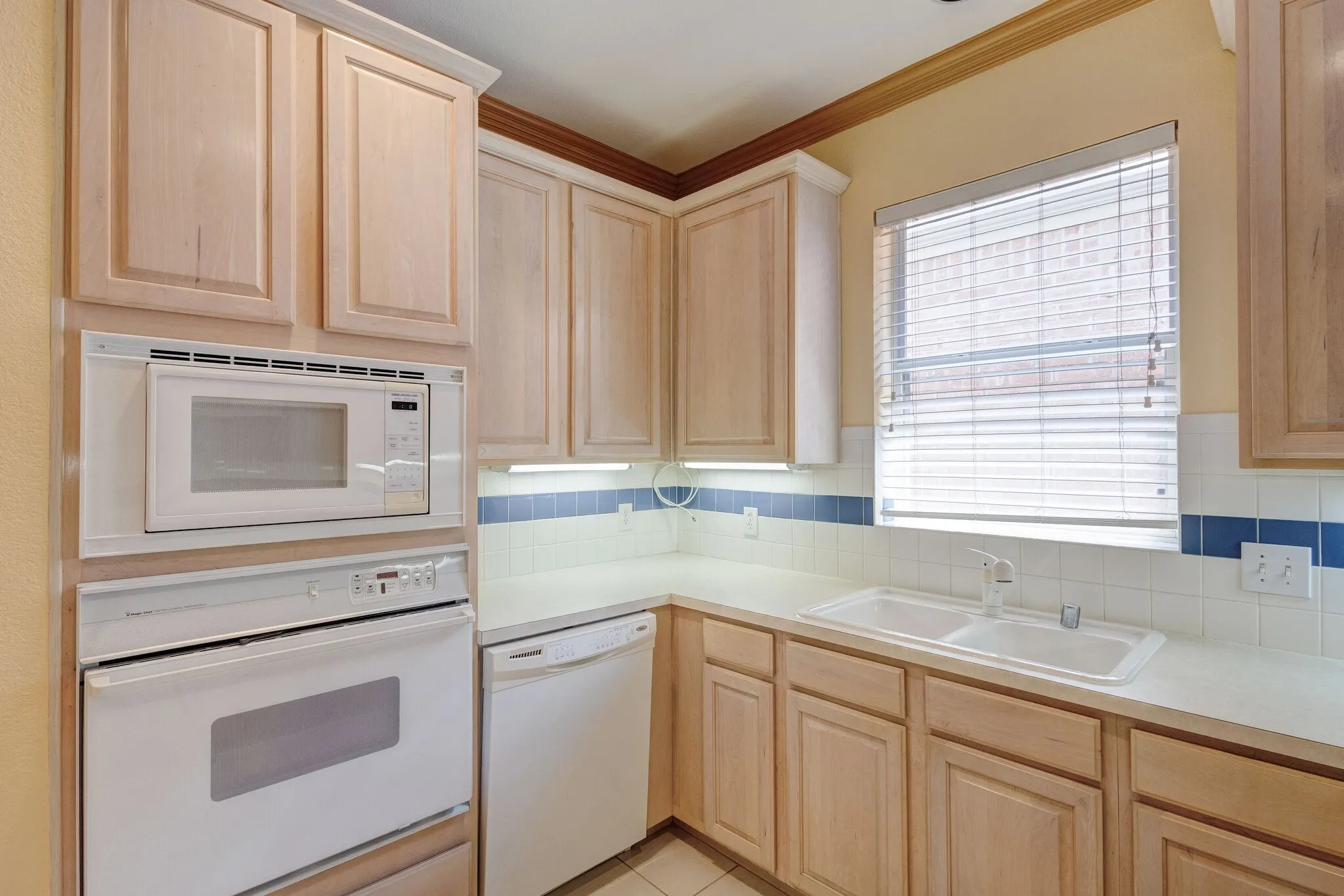 Single Family Residence For Rent in Collin County , 18722 Riverstone Court, Dallas, Texas 75252, 3 Bedroom, 2 Bathroom, 2 Garage spaces, 1,639 Sqft, built in 1998, mls#21388408, Real Estate Agent in Dallas, Homes For Rent in Collin county, Homes For Rent in Dallas, Realtor in Dallas Texas, Real Estate Brokerage Independent Realty Texas, Luminita Cordes Realtor