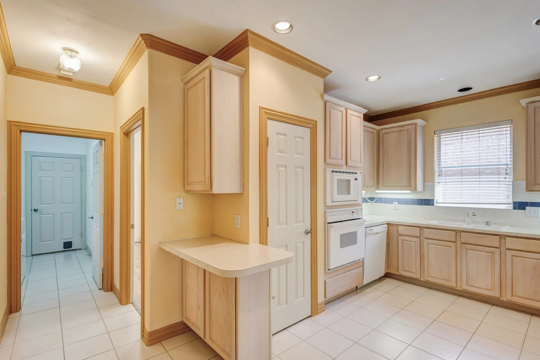 Single Family Residence For Rent in Collin County , 18722 Riverstone Court, Dallas, Texas 75252, 3 Bedroom, 2 Bathroom, 2 Garage spaces, 1,639 Sqft, built in 1998, mls#21388408, Real Estate Agent in Dallas, Homes For Rent in Collin county, Homes For Rent in Dallas, Realtor in Dallas Texas, Real Estate Brokerage Independent Realty Texas, Luminita Cordes Realtor