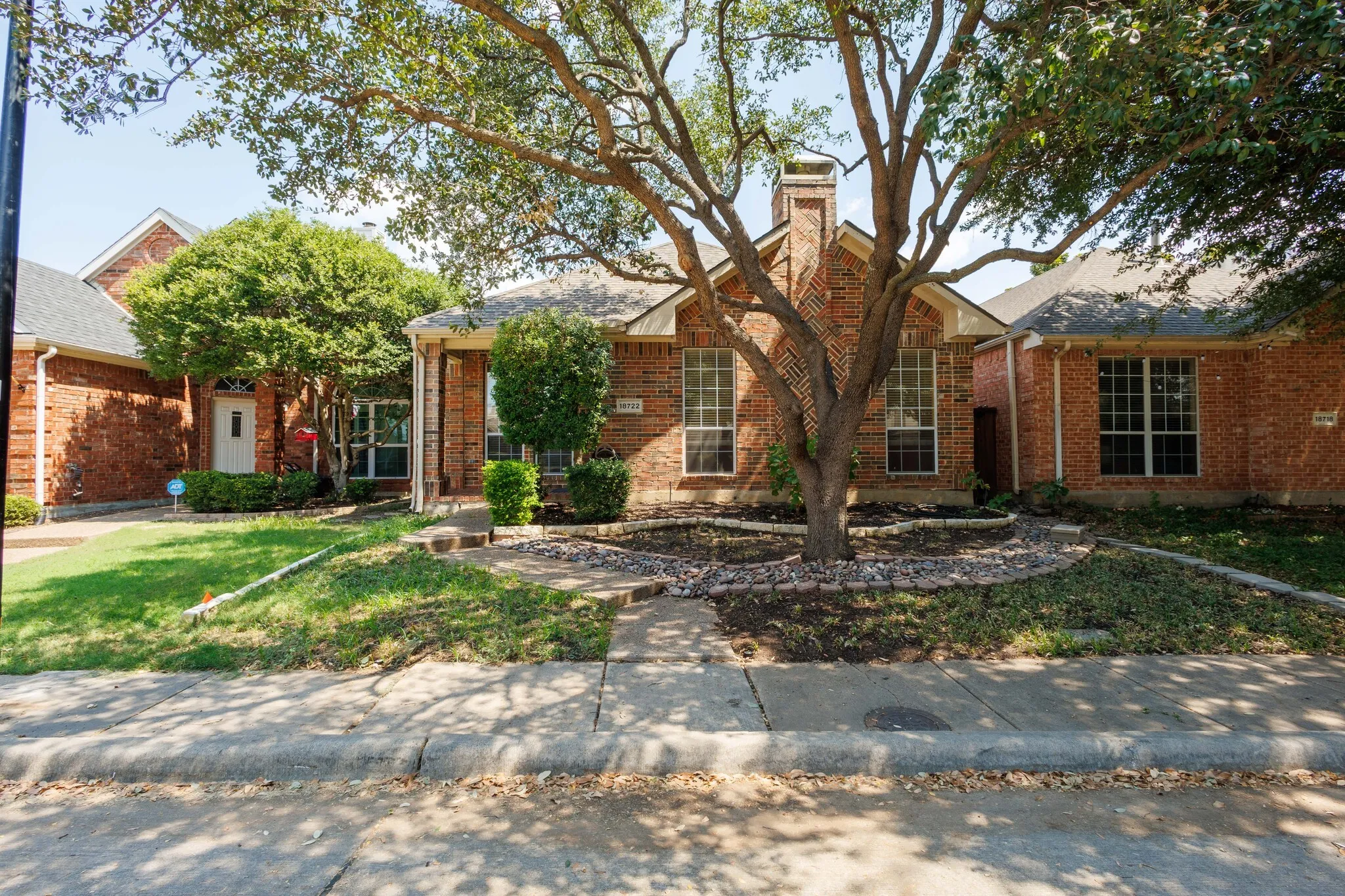 Single Family Residence For Rent in Collin County , 18722 Riverstone Court, Dallas, Texas 75252, 3 Bedroom, 2 Bathroom, 2 Garage spaces, 1,639 Sqft, built in 1998, mls#21388408, Real Estate Agent in Dallas, Homes For Rent in Collin county, Homes For Rent in Dallas, Realtor in Dallas Texas, Real Estate Brokerage Independent Realty Texas, Luminita Cordes Realtor