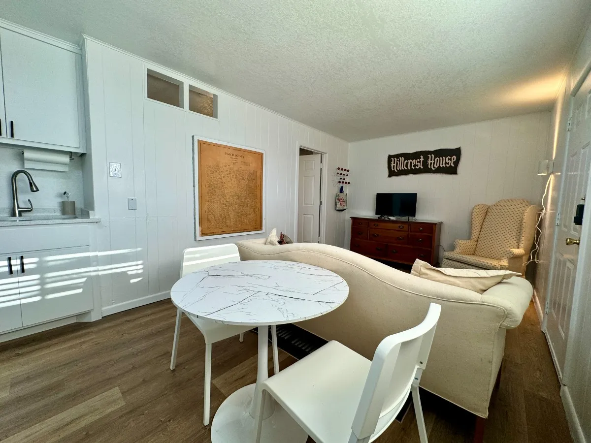 Apartment For Rent in Taylor County , 2401 Church Street 8, Abilene, Texas 79601, 1 Bedroom, 1 Bathroom, Garage spaces, 450 Sqft, built in 1959, mls#21388641, Real Estate Agent in Abilene, Homes For Rent in Taylor county, Homes For Rent in Abilene, Realtor in Abilene Texas, Real Estate Brokerage Independent Realty Texas, Luminita Cordes Realtor