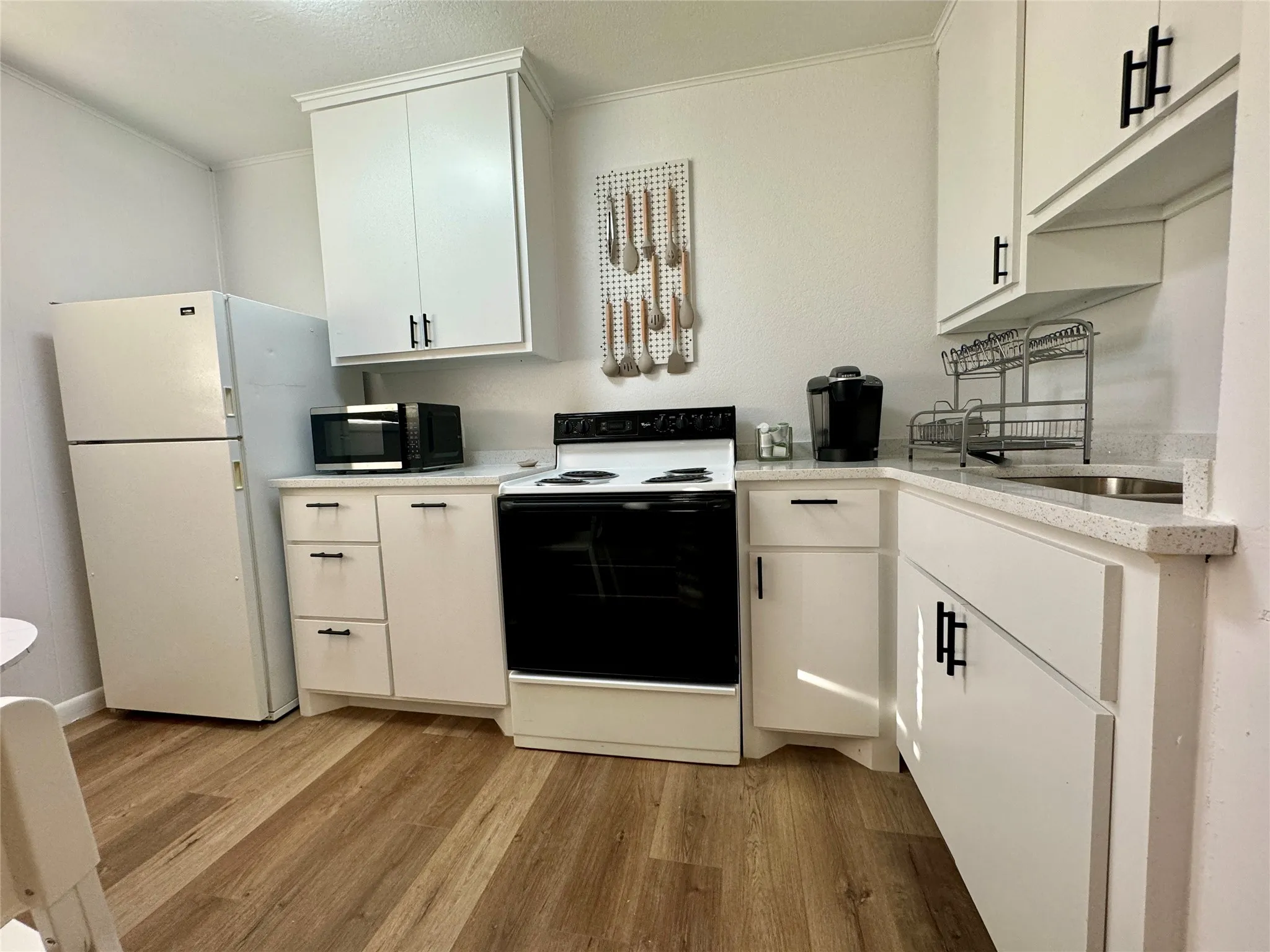 Apartment For Rent in Taylor County , 2401 Church Street 8, Abilene, Texas 79601, 1 Bedroom, 1 Bathroom, Garage spaces, 450 Sqft, built in 1959, mls#21388641, Real Estate Agent in Abilene, Homes For Rent in Taylor county, Homes For Rent in Abilene, Realtor in Abilene Texas, Real Estate Brokerage Independent Realty Texas, Luminita Cordes Realtor