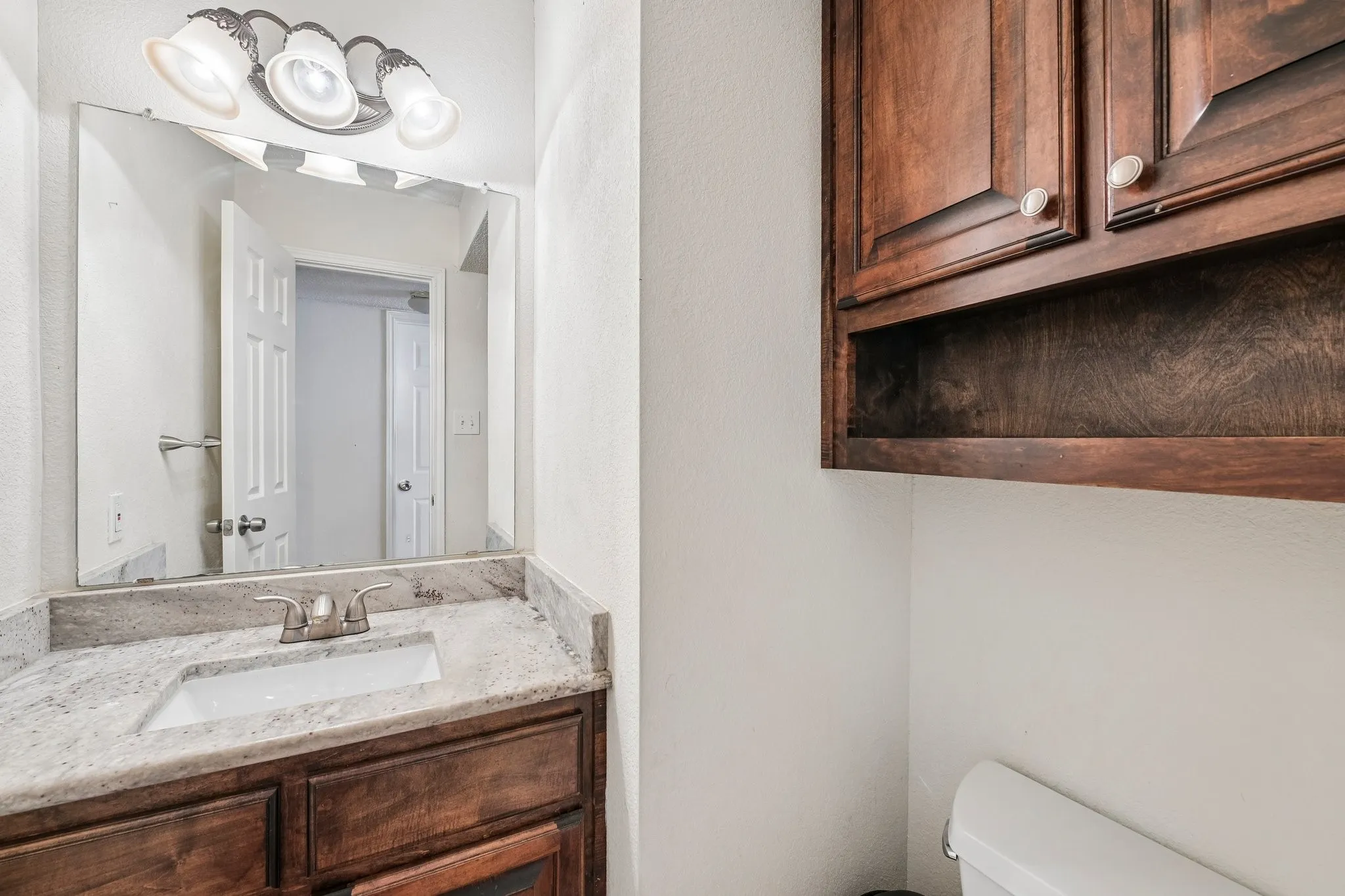 Single Family Residence For Sale in Tarrant County , 4357 Walsh Lane, Grand Prairie, Texas 75052, 3 Bedroom, 3 Bathroom, 2 Garage spaces, 1,774 Sqft, built in 1988, mls#21386860, Real Estate Agent in Grand Prairie, Homes For Sale in Tarrant county, Homes For Sale in Grand Prairie, Realtor in Grand Prairie Texas, Real Estate Brokerage Independent Realty Texas, Luminita Cordes Realtor
